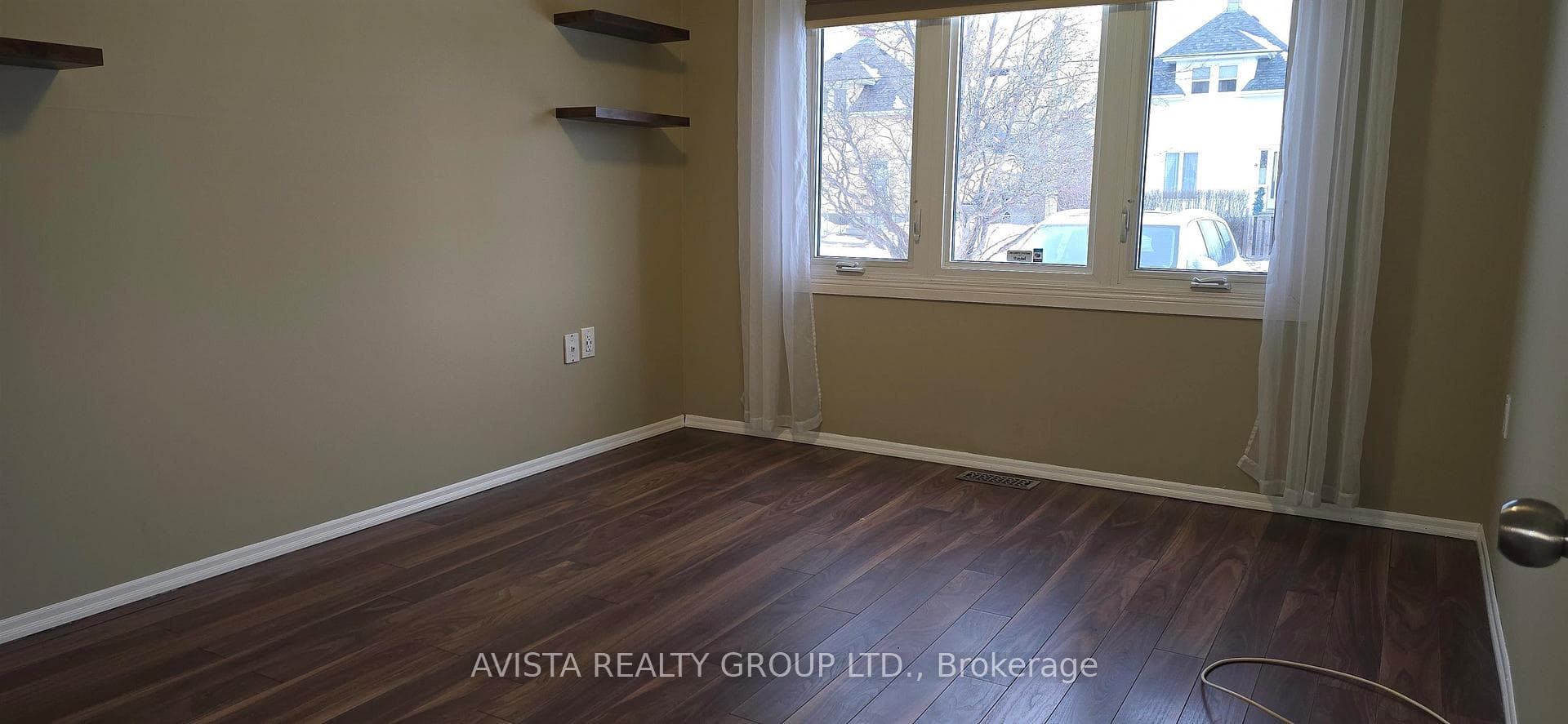 211 McCulloch St photo 18