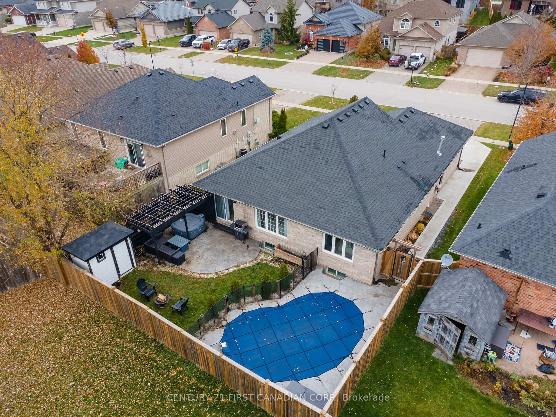 292 Thorn Drive photo 45
