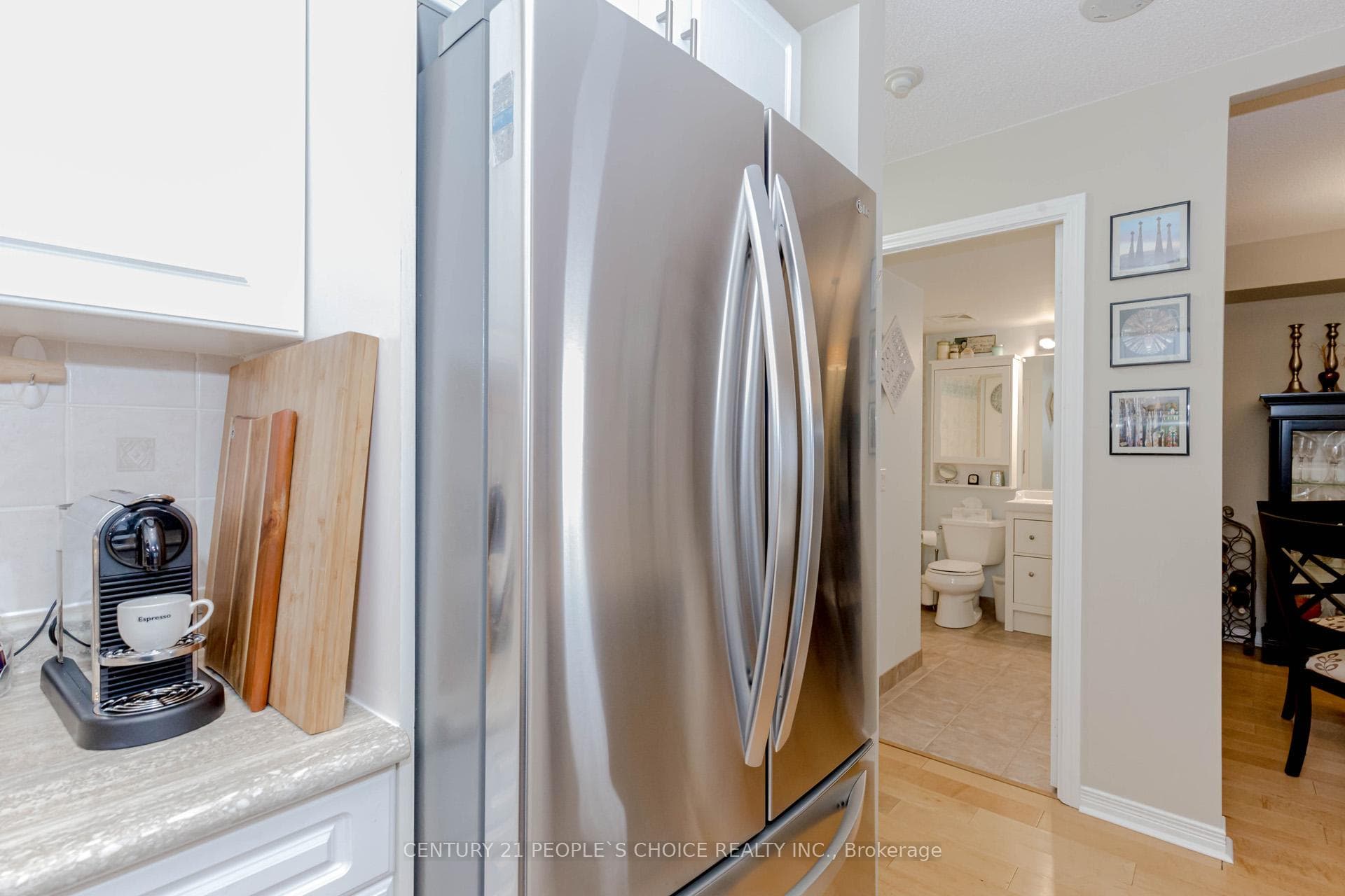 350 Red Maple Road Unit 607 photo 12