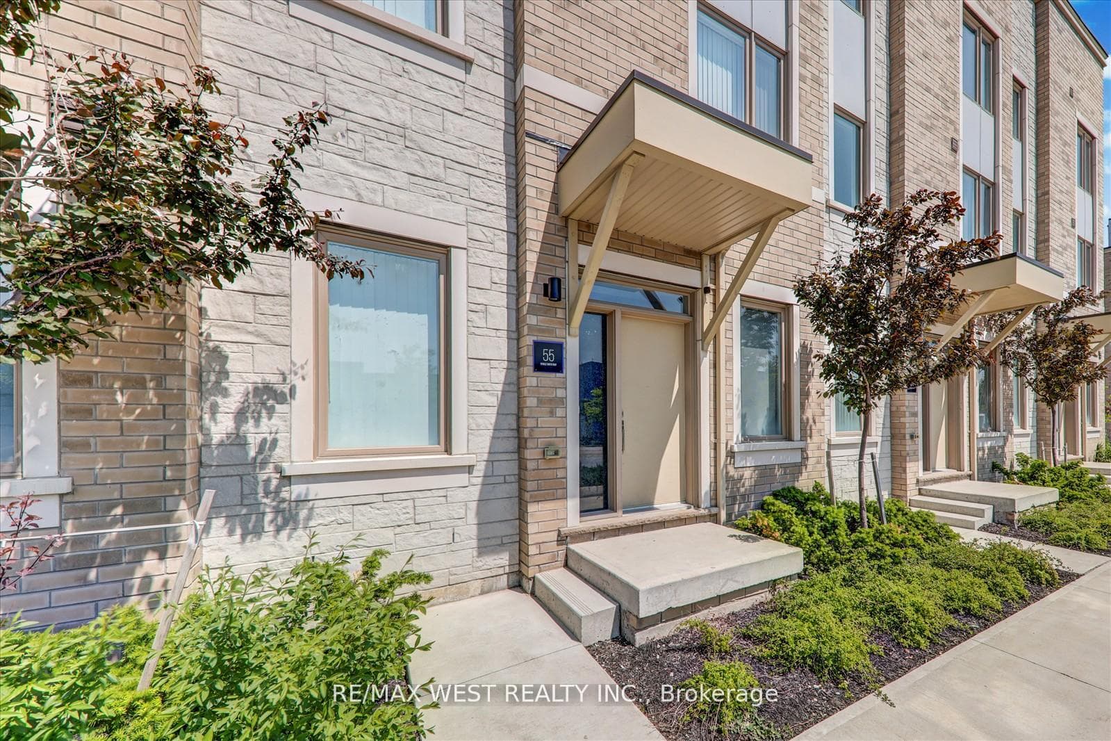 55 Mable Smith Way photo 4