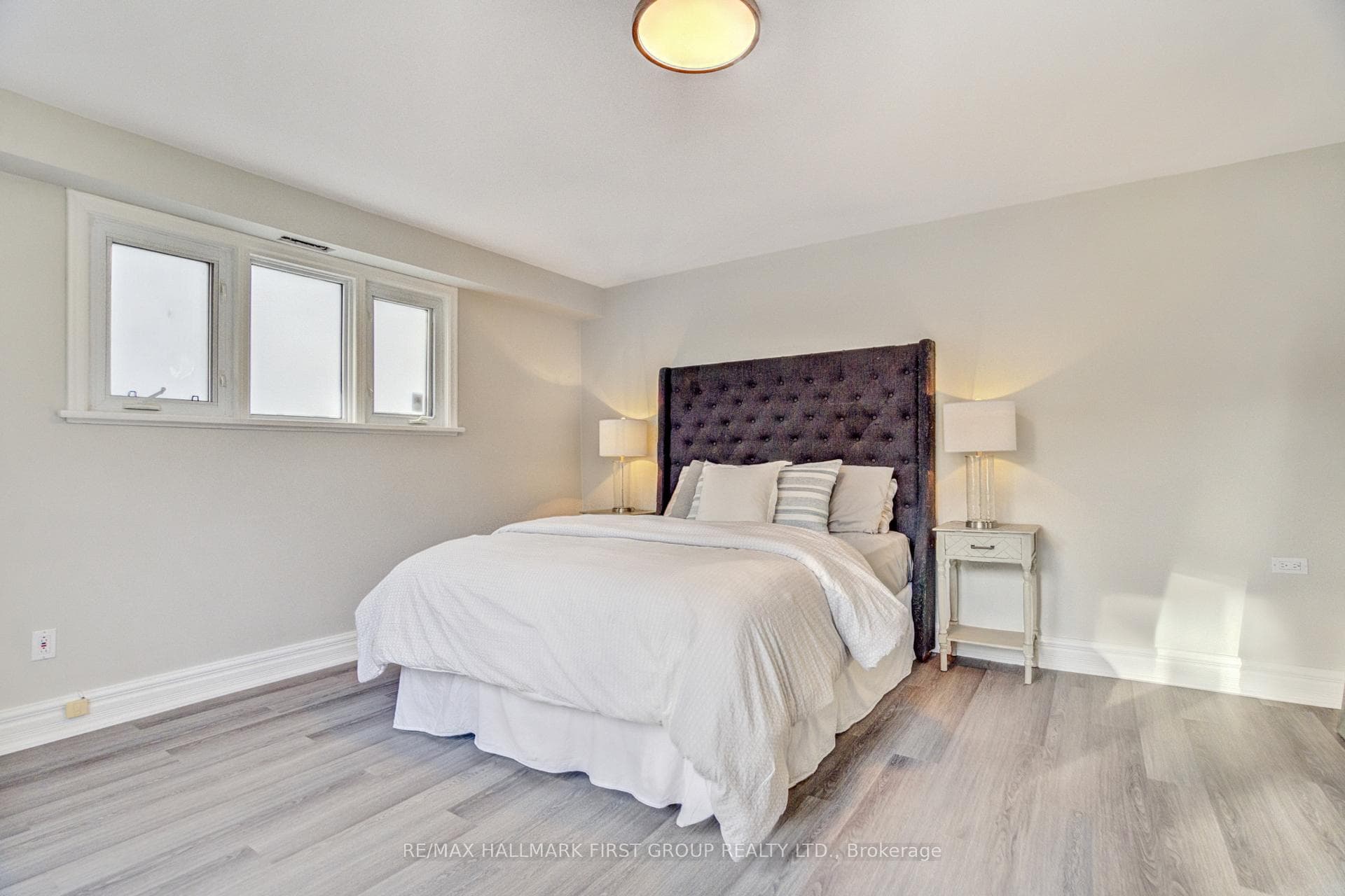 1395 Hurontario Street photo 13