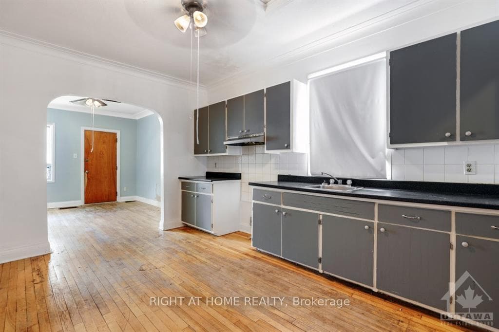 257 MONTFORT Street photo 14
