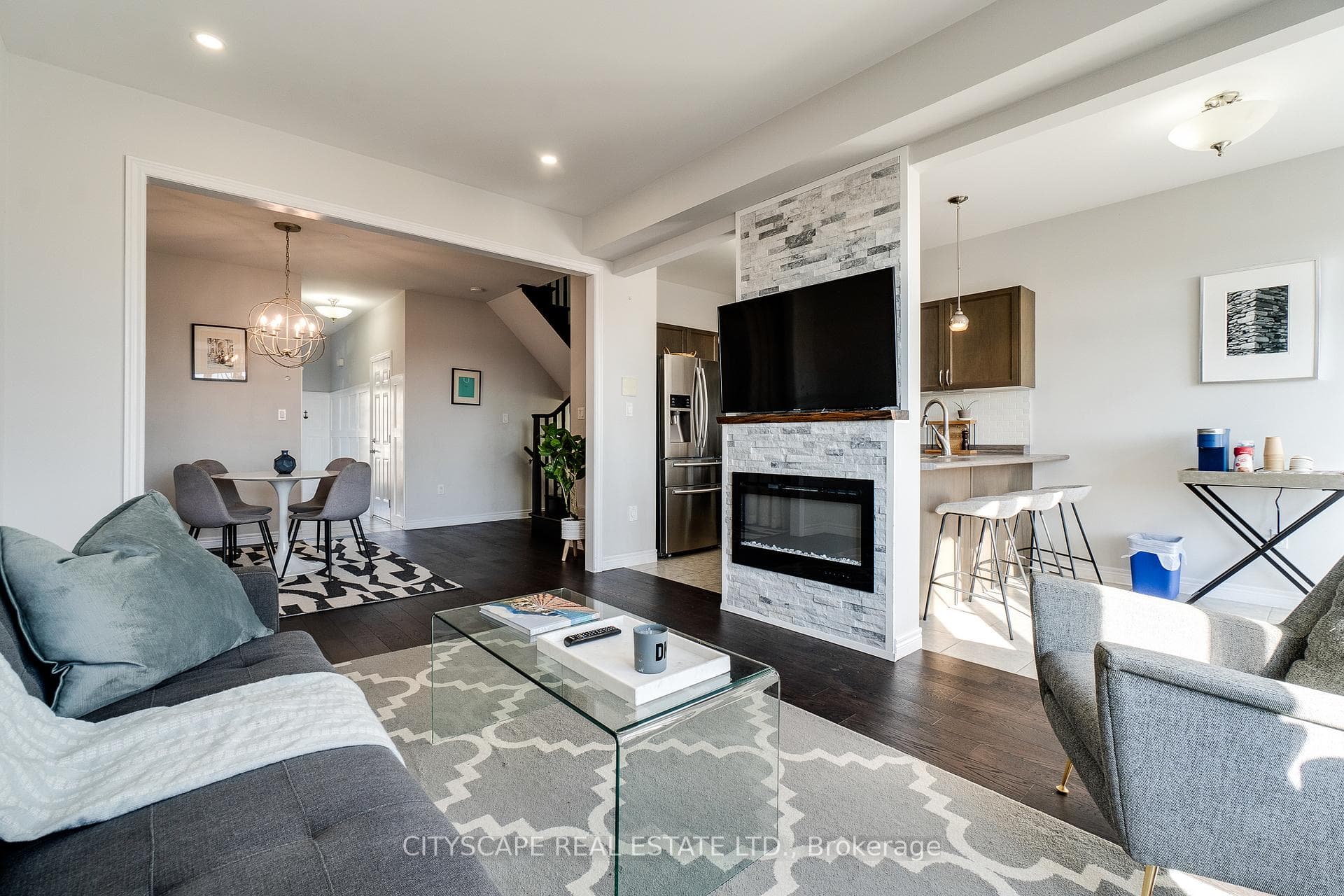 144 Hazelton Avenue photo 11