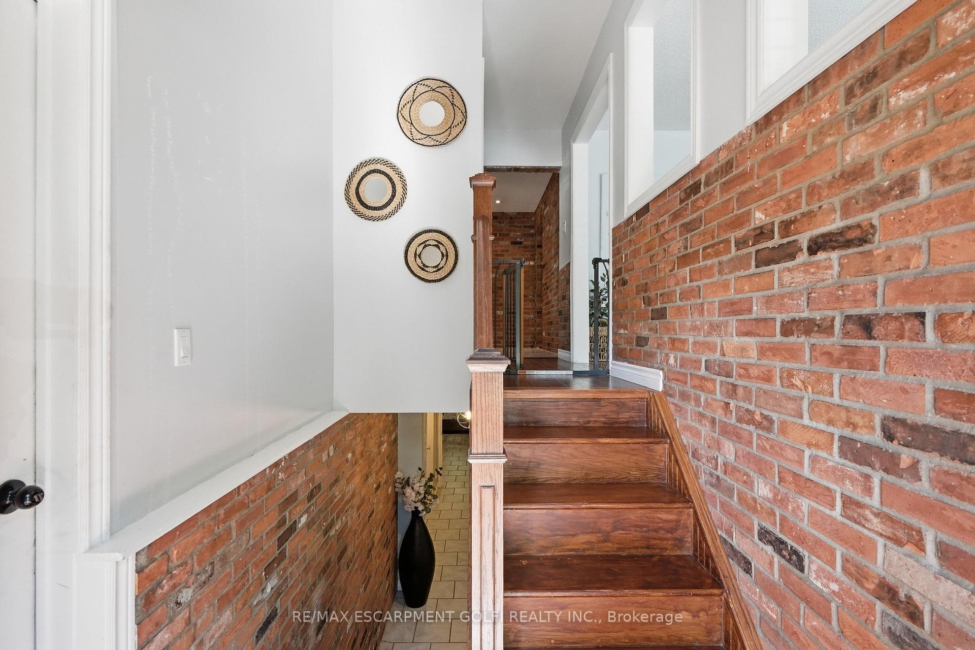 33 Debora Drive photo 4