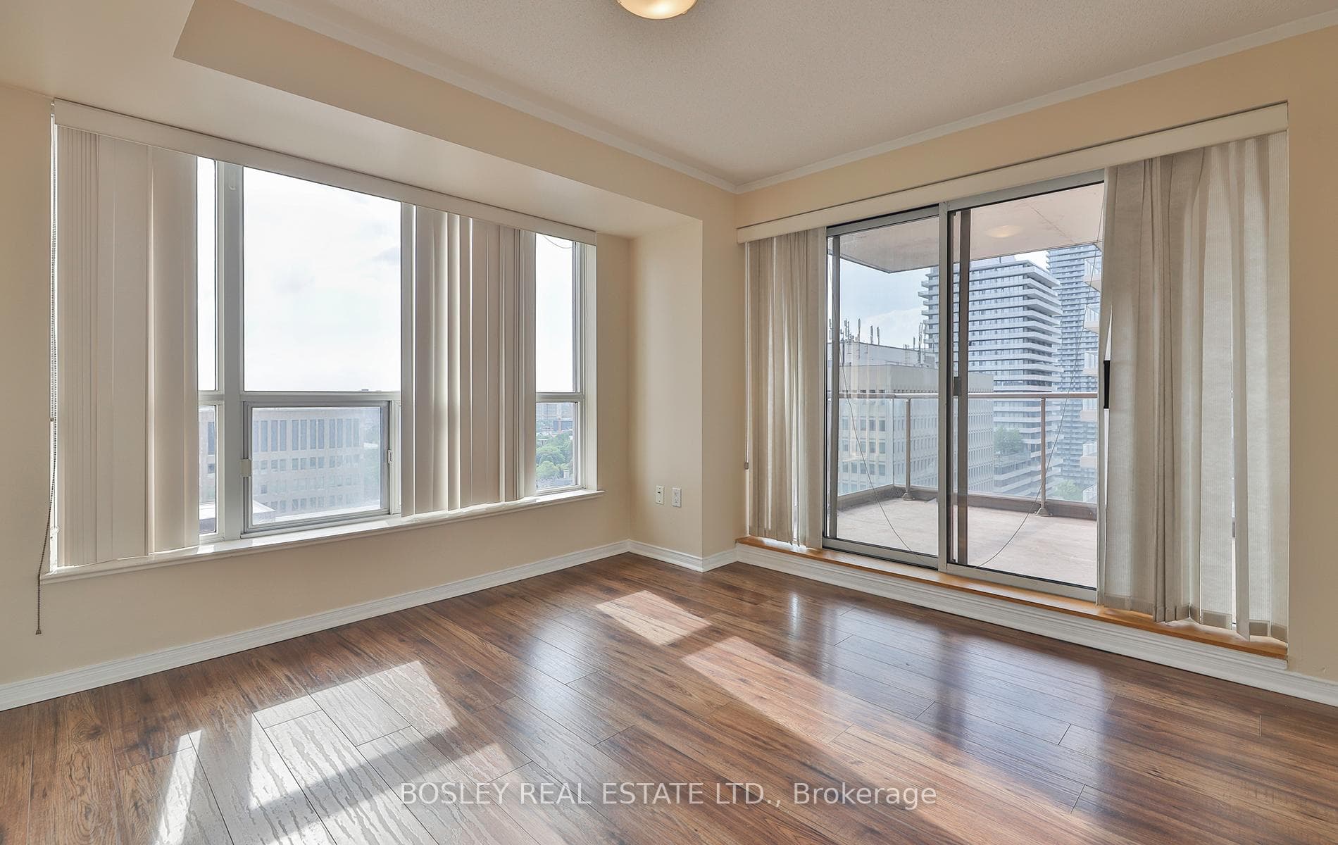 909 Bay Street Unit 2401 photo 19