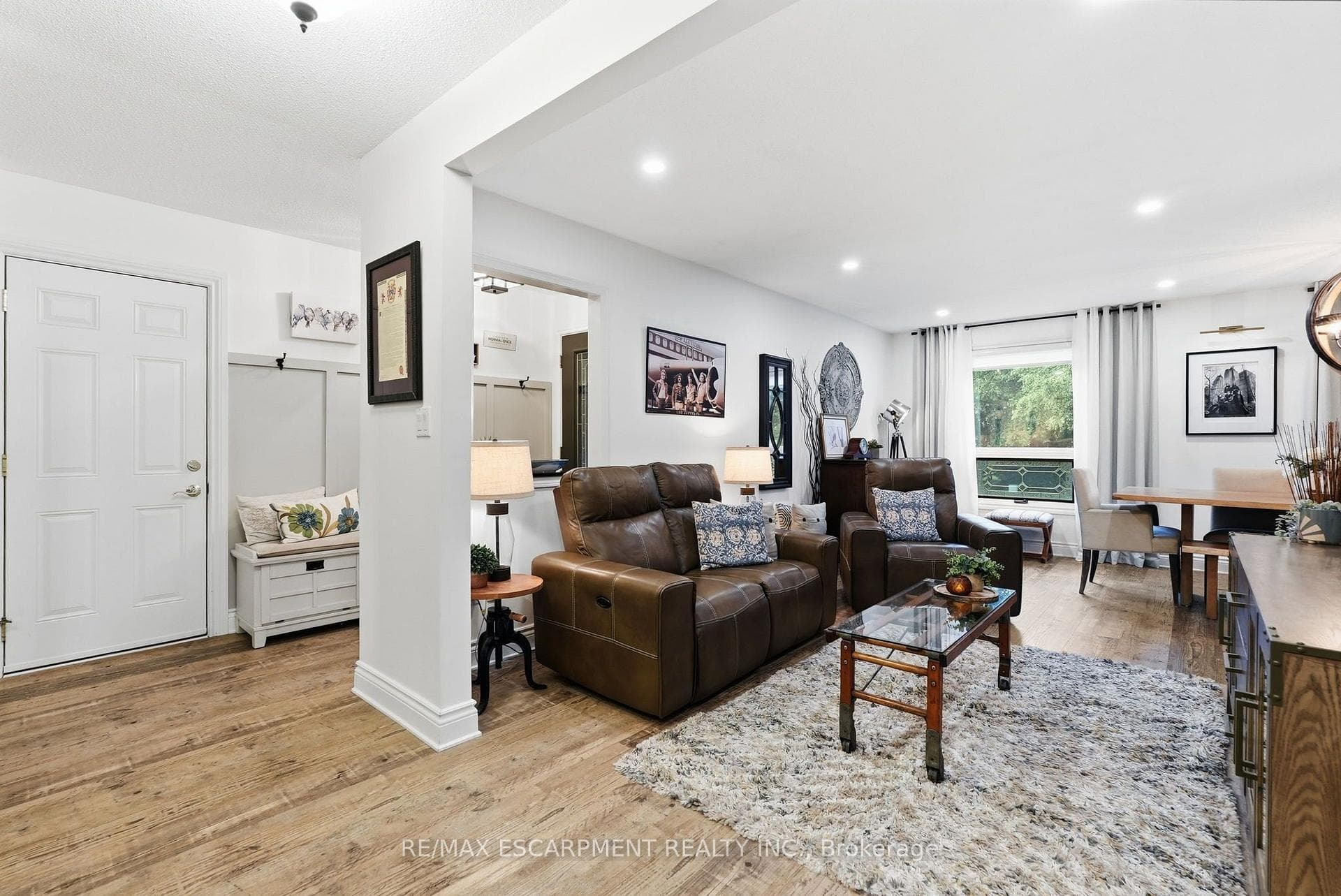 224 ATHENIA Drive photo 5