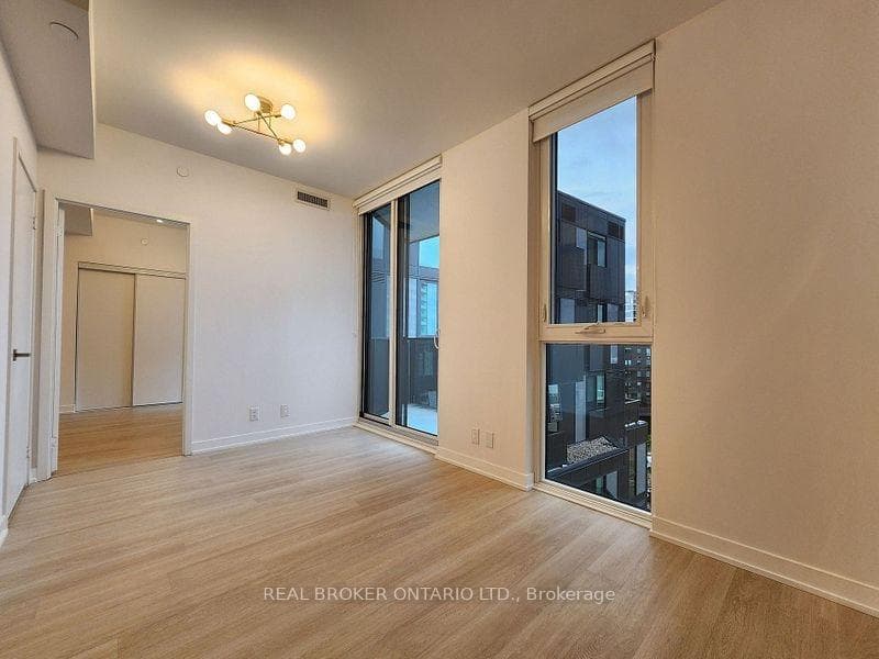 30 Tretti Way Unit 905 photo 4