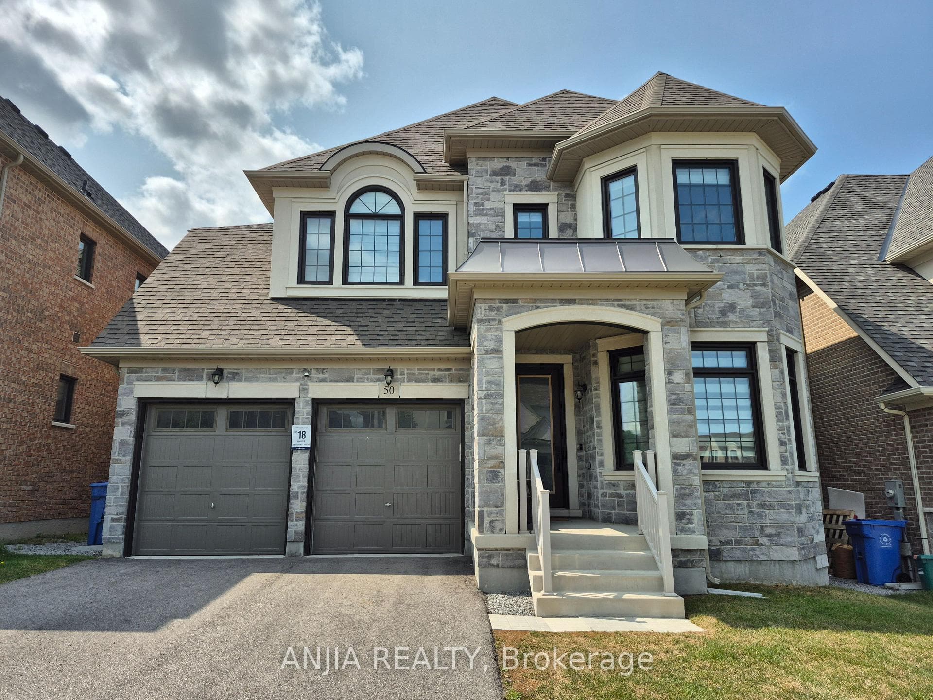 50 Meadow Vista Crescent Unit Upper photo 1