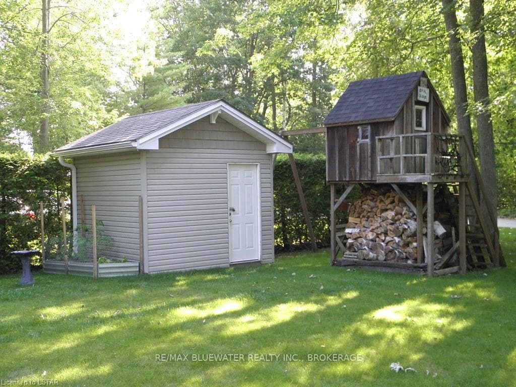 6136 LONDON Road photo 9