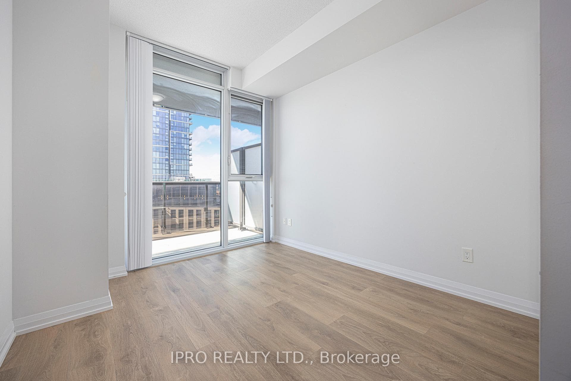 7895 Jane Street Unit 809 photo 17