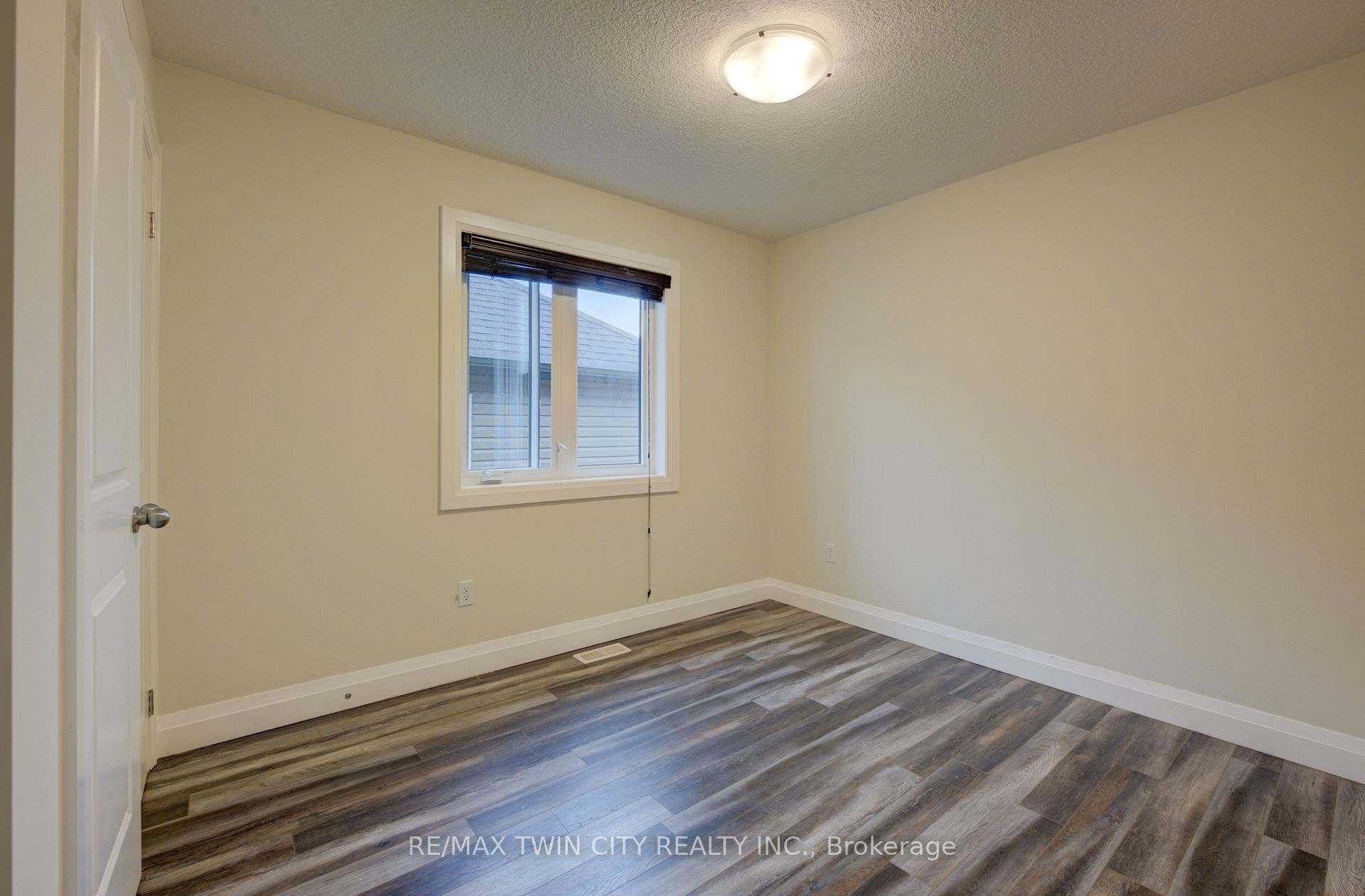 119 Links Crescent photo 23