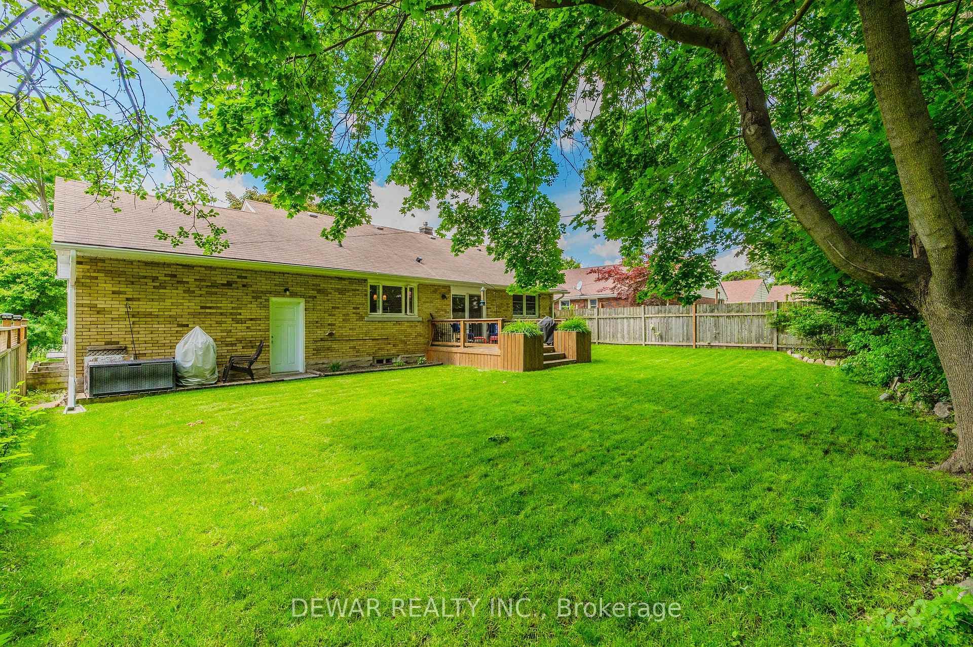 13 Christopher Drive photo 37