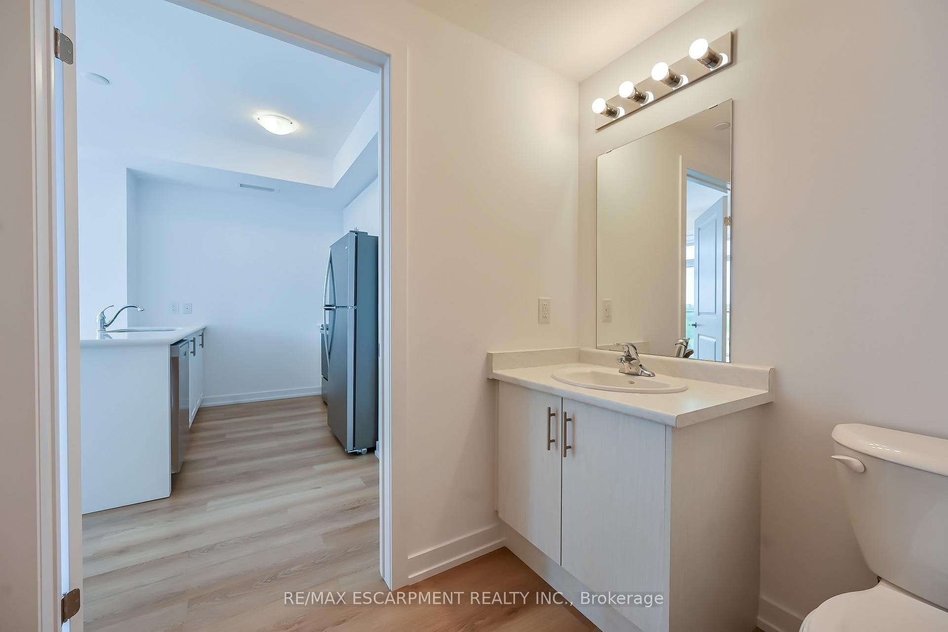 470 DUNDAS Street Unit 611 photo 17
