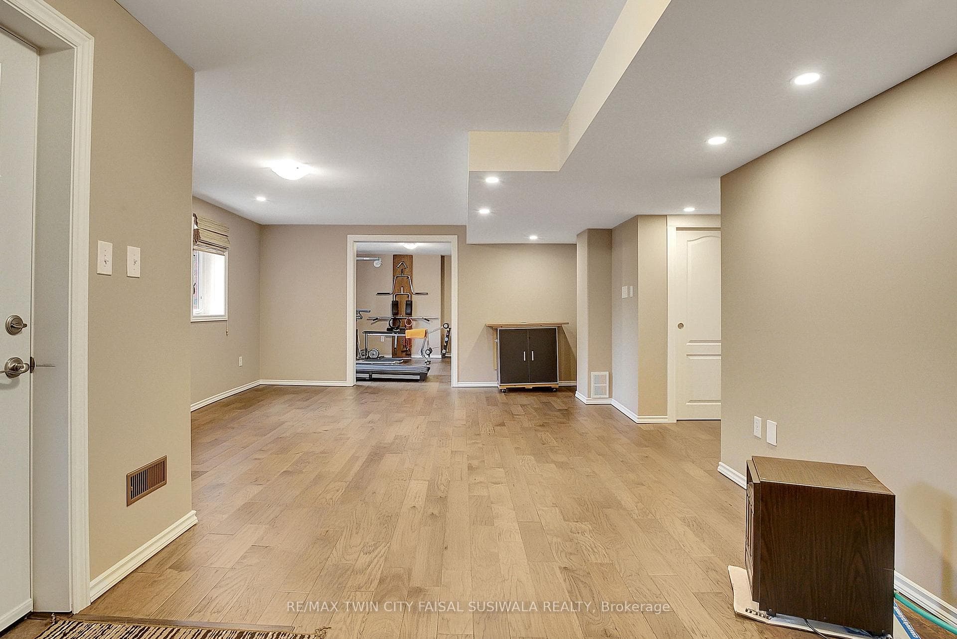 107 Porter Crescent photo 37