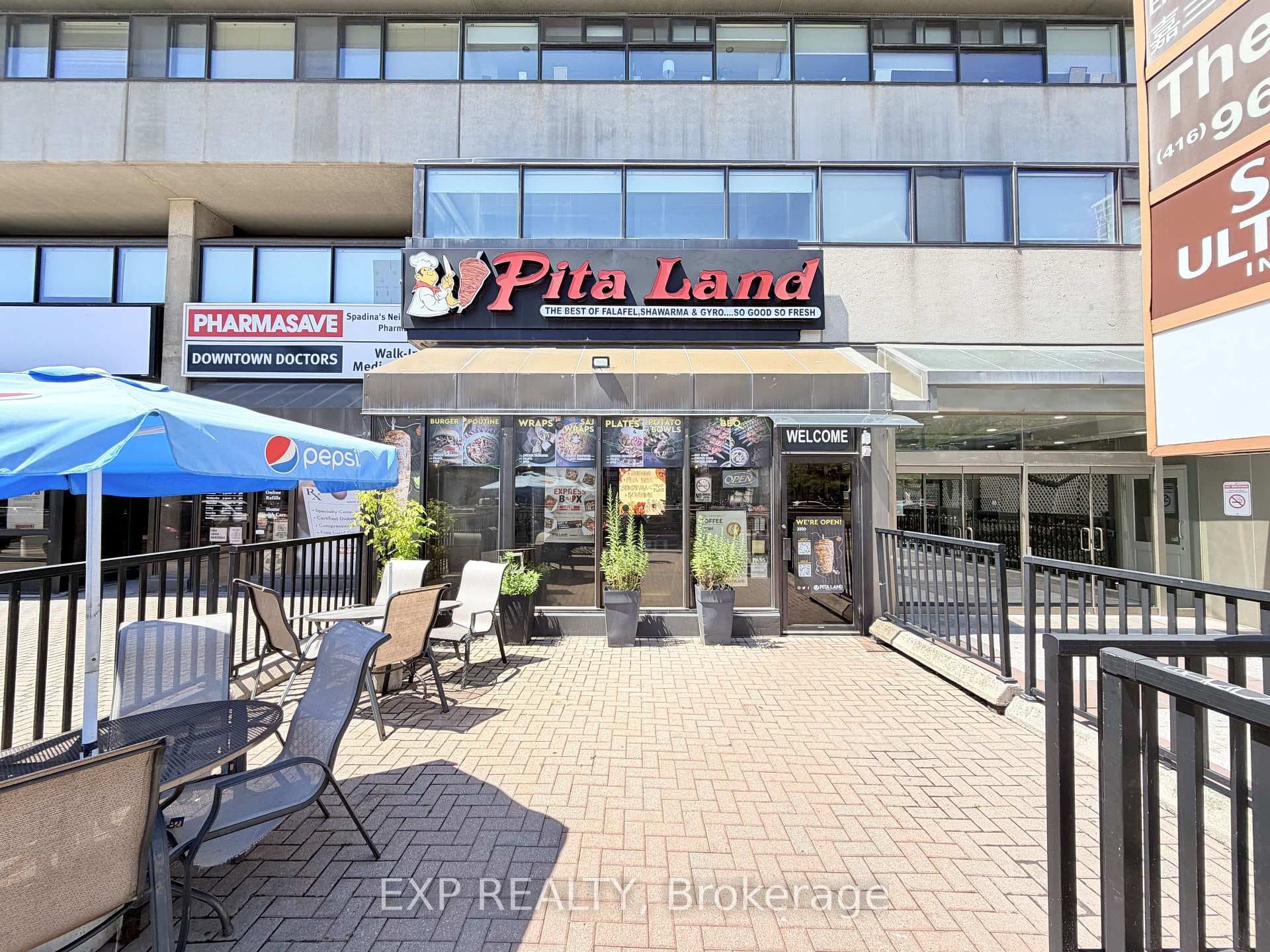 720 Spadina Avenue photo 6