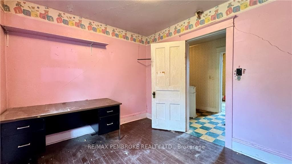 65 BURCHAT Street photo 12