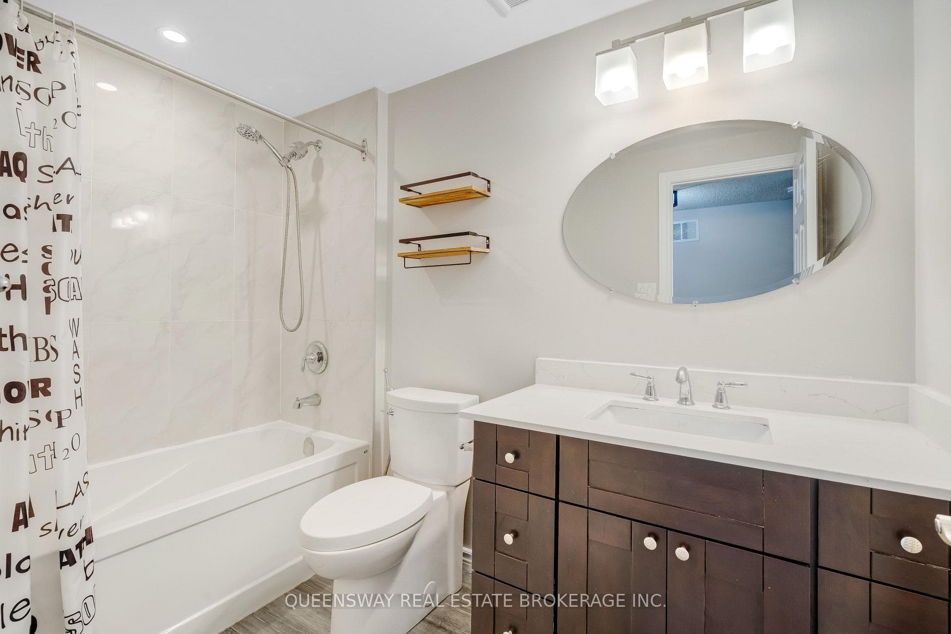 Main 3 Pc. Bathroom