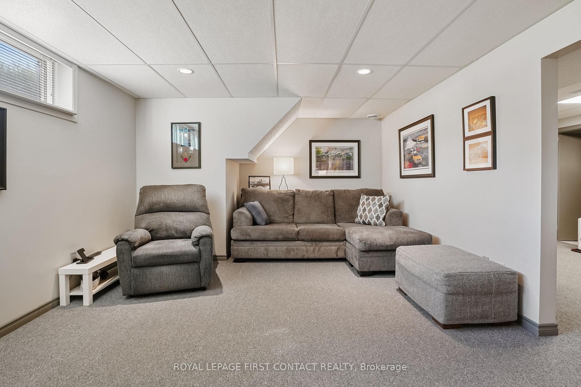 2053 Chantler Street photo 27