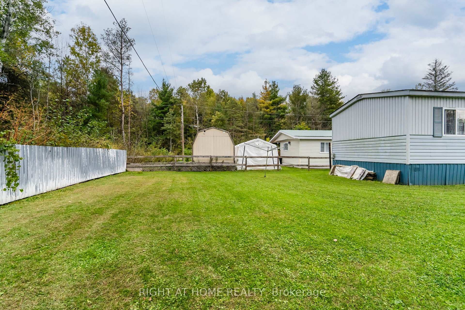 58 Shamrock Crescent photo 28