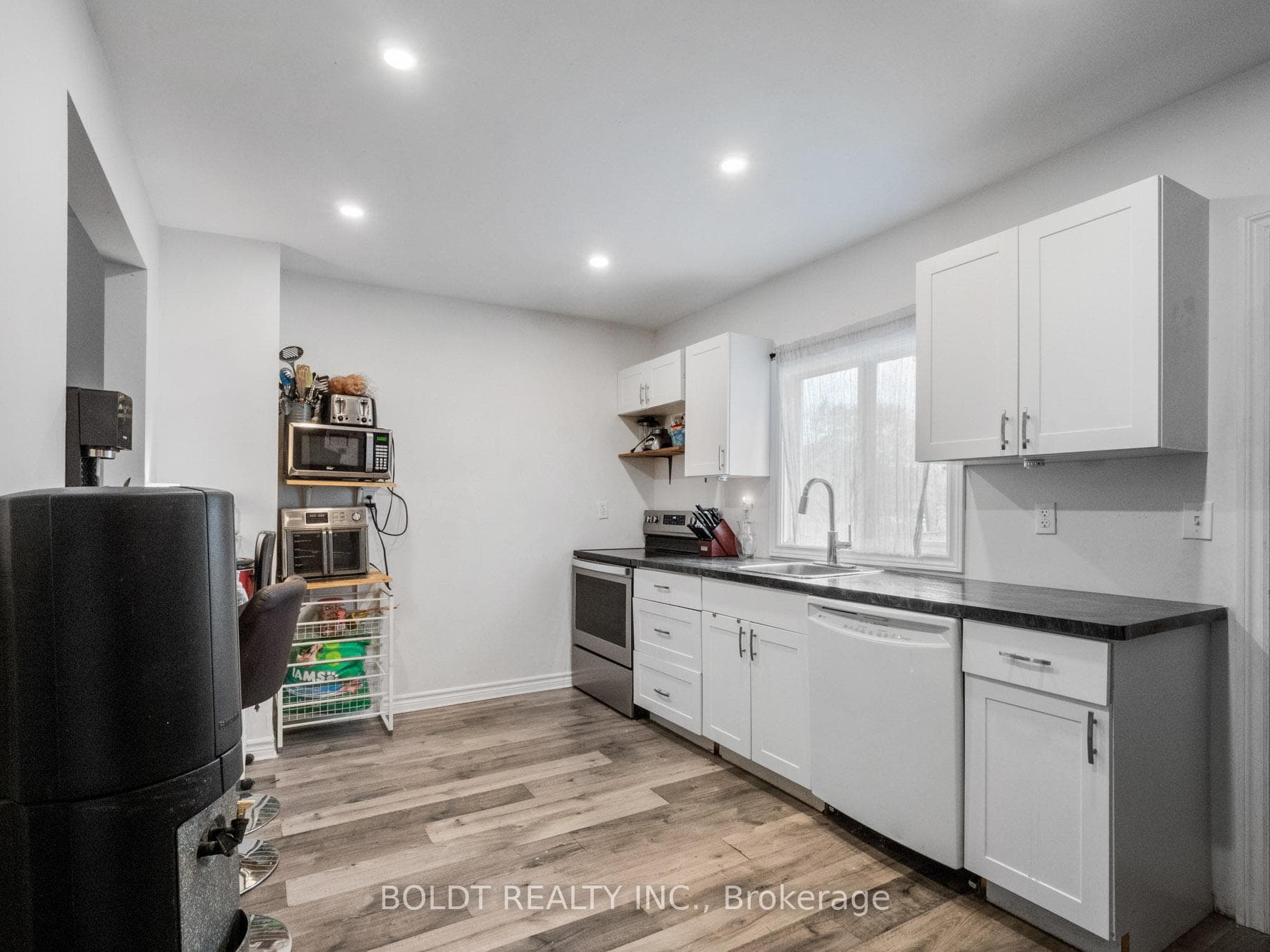 117 Russell Avenue photo 11