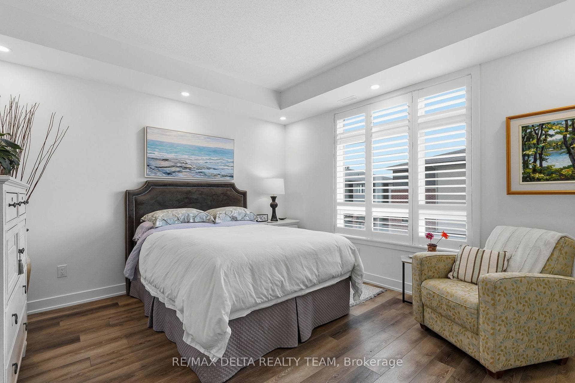400 Rolling Meadow Crescent Unit B photo 16