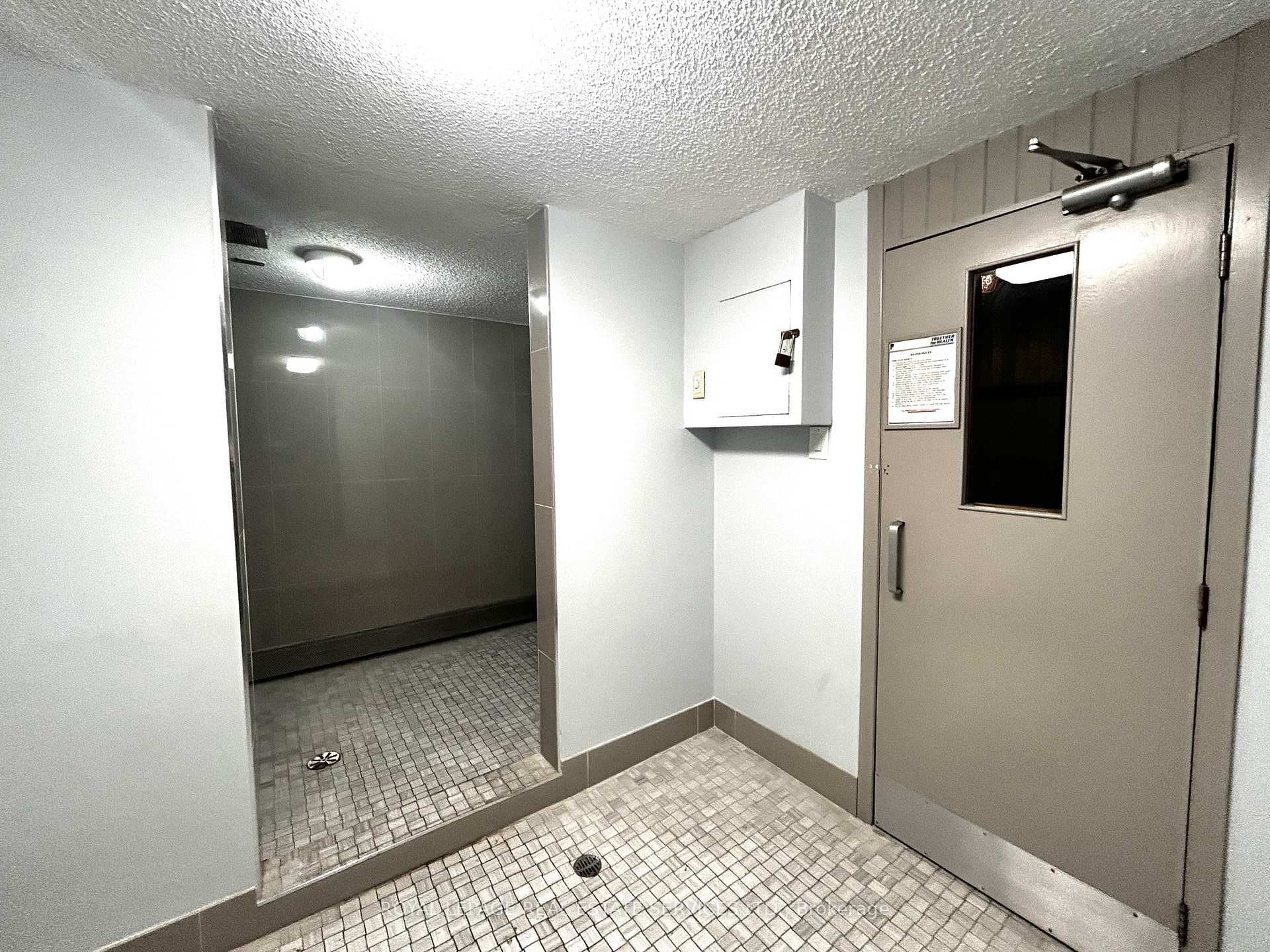 2929 Aquitaine Avenue Unit 905 photo 36