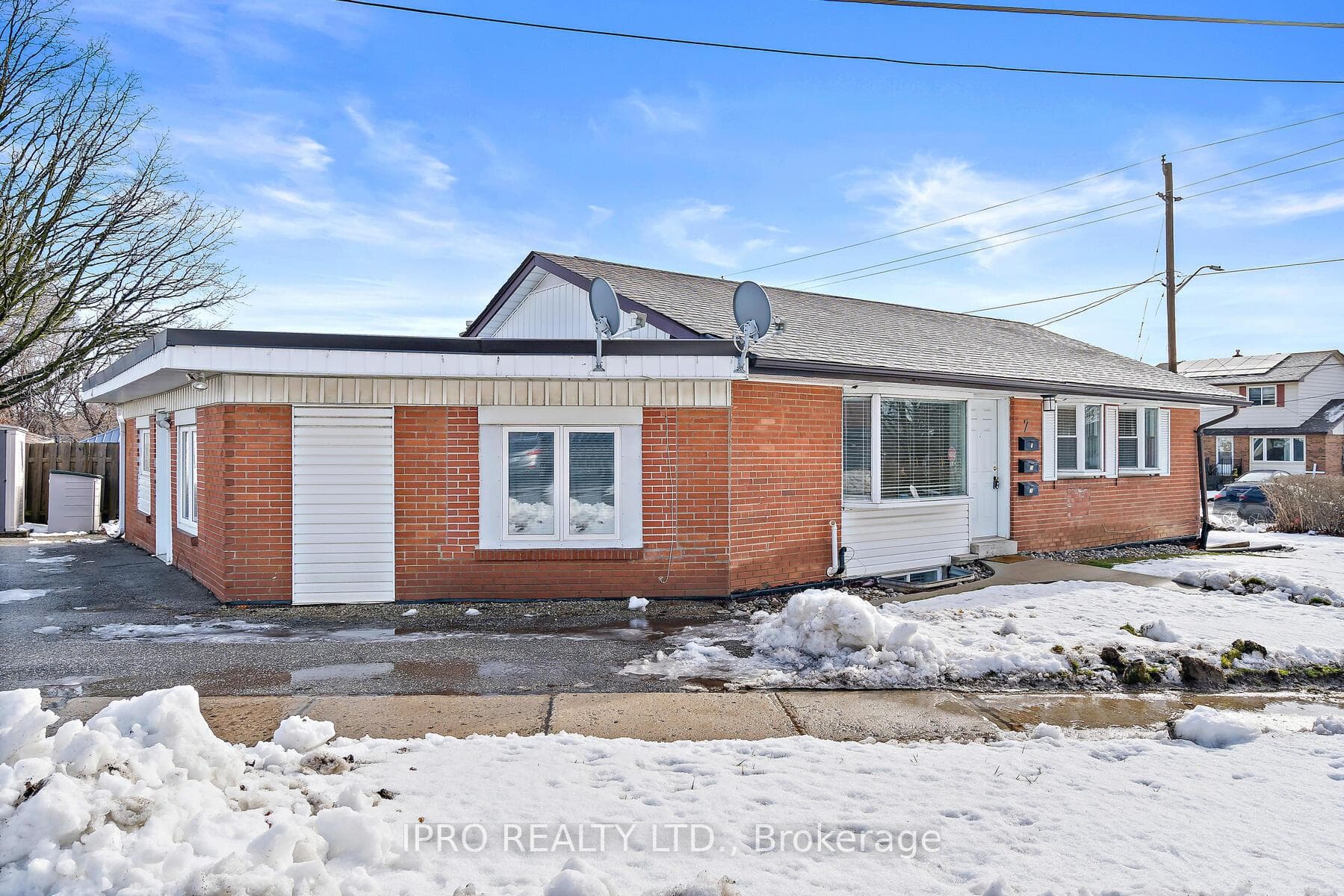7 Rexway Drive Unit 7 photo 4