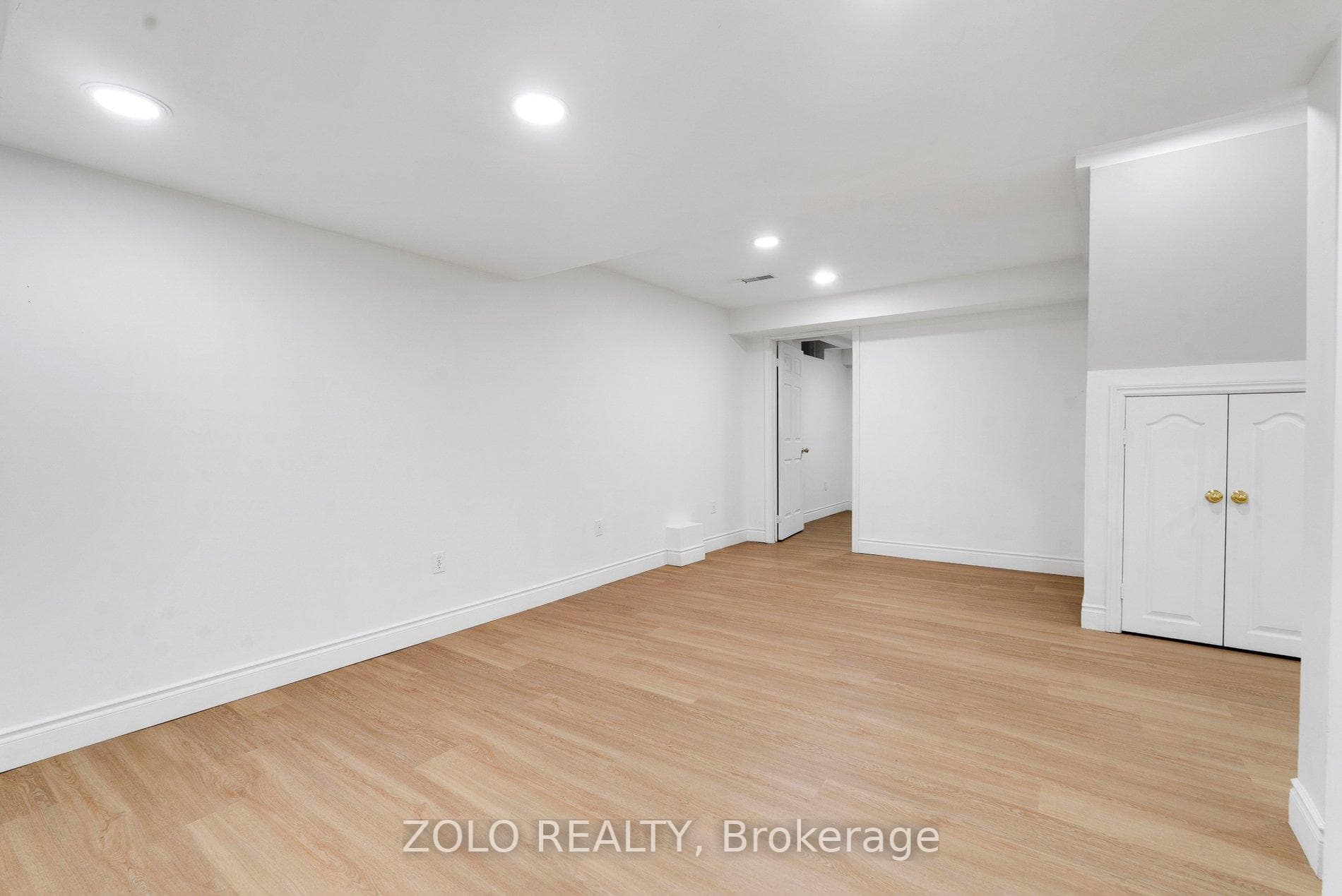 272 Elman Crescent photo 33