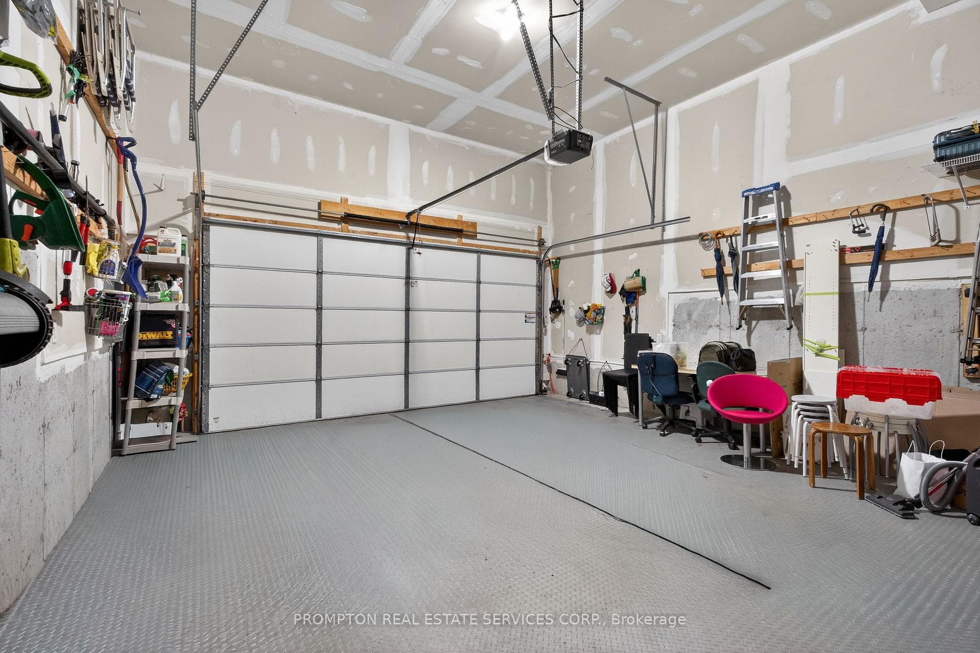 13' lofty double-car garage