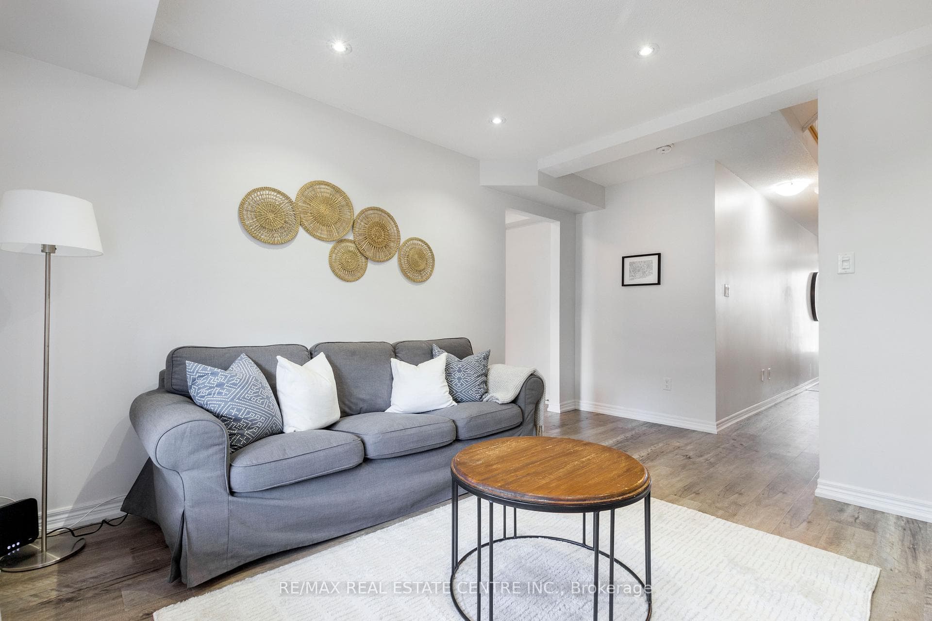 2220 Queensway Drive Unit 10 photo 5