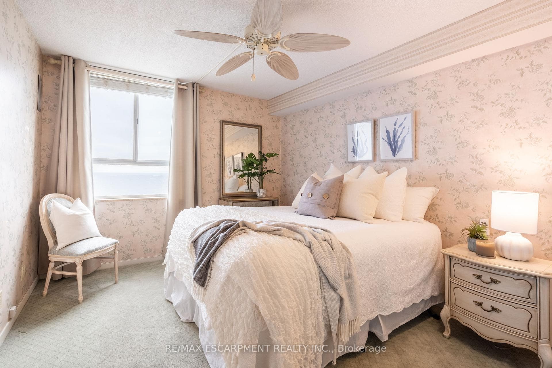 5280 Lakeshore Road Unit 911 photo 18