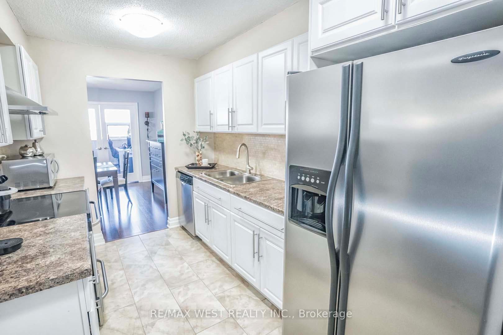 75 Emmett Avenue Unit 1508 photo 20