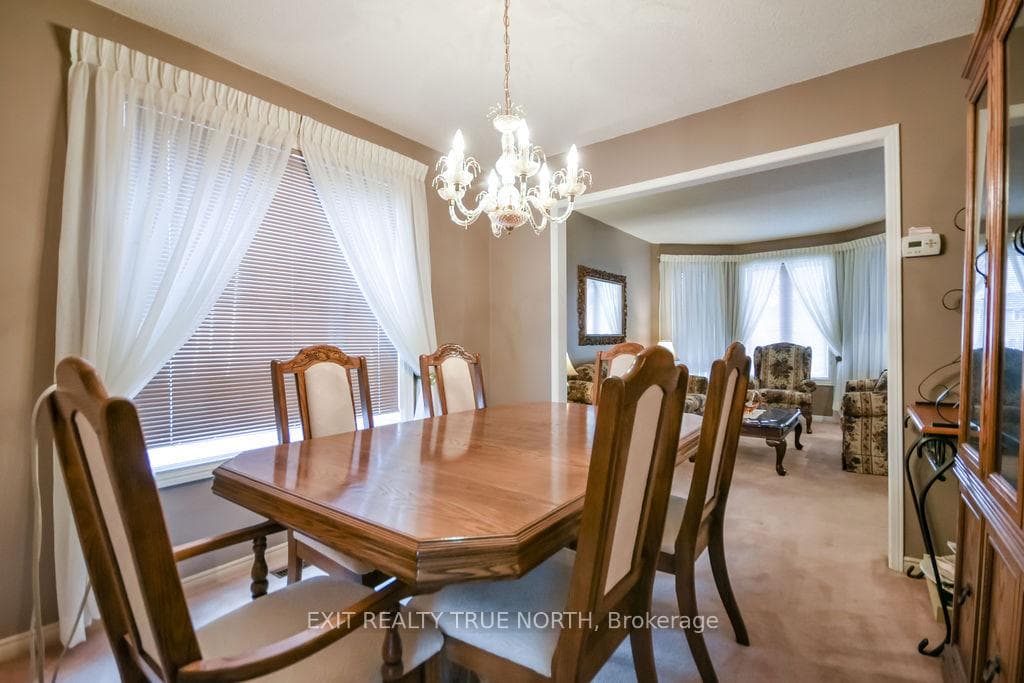 53 Etherington Crescent photo 13