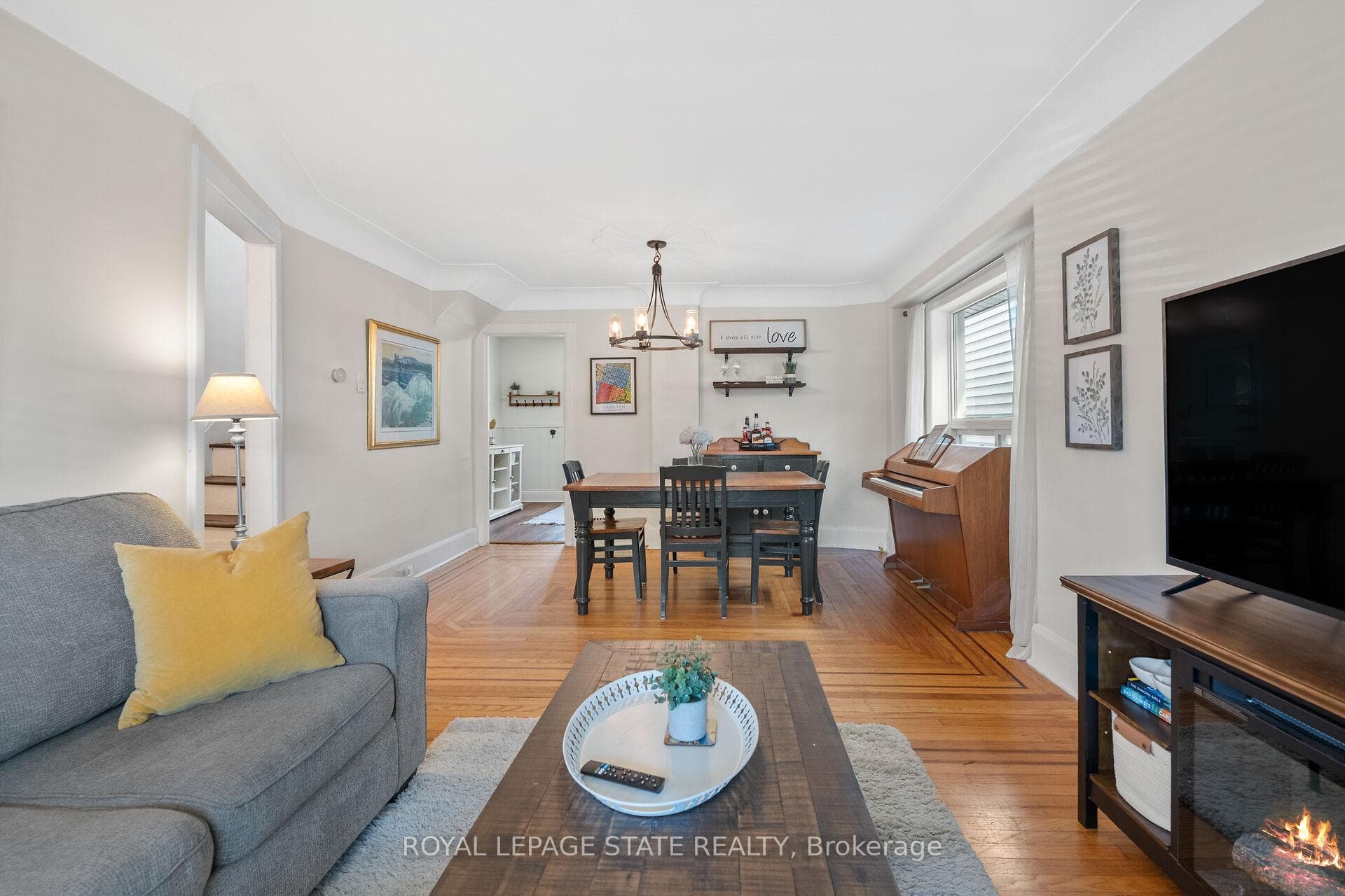 105 Grosvenor Avenue photo 23