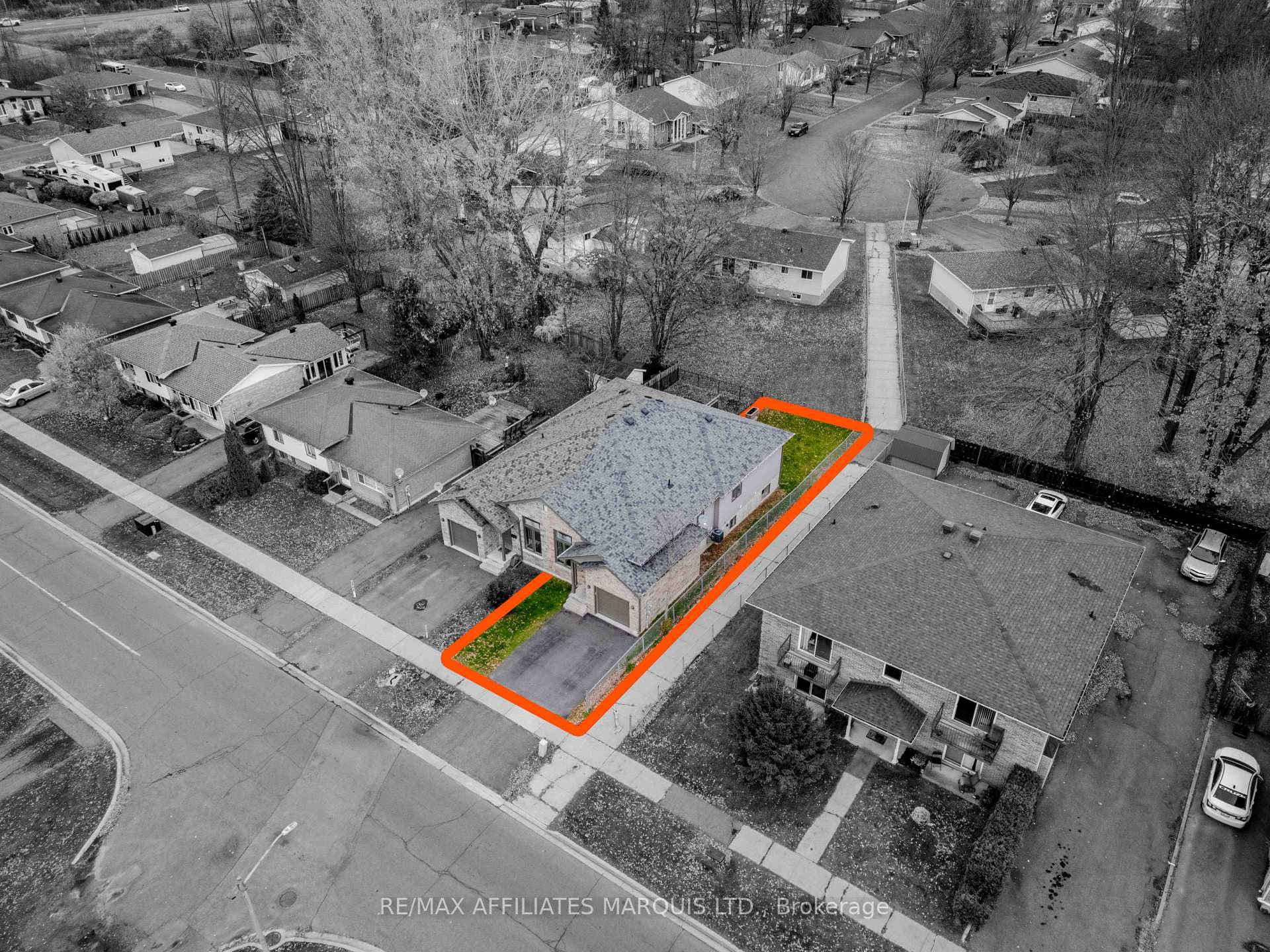 660 Hamilton Crescent photo 6