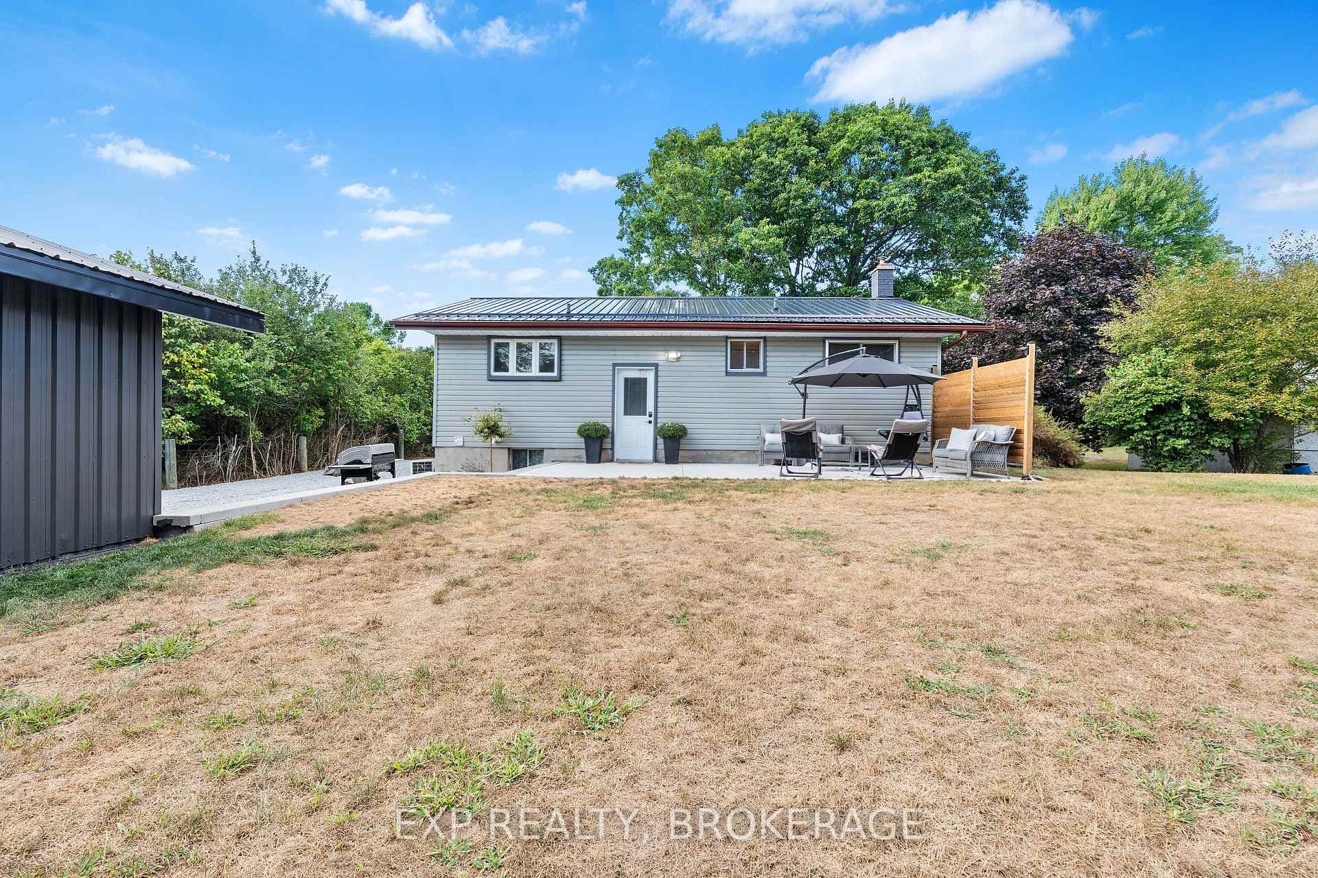 3858 QUINN Road photo 6