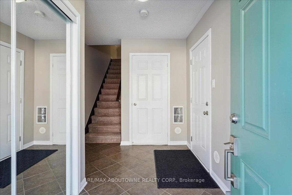 222 Septimus Heights photo 5