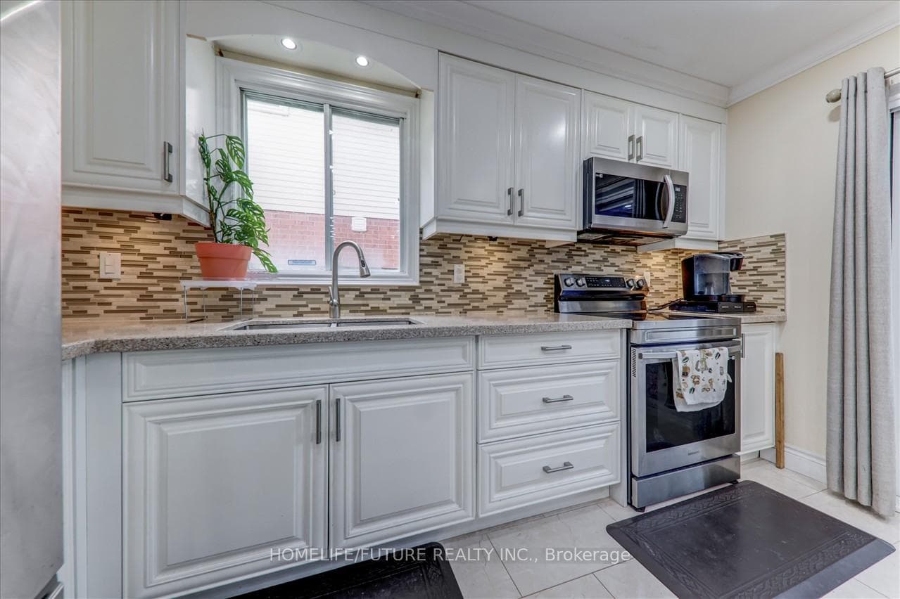 265 Wright Crescent photo 16