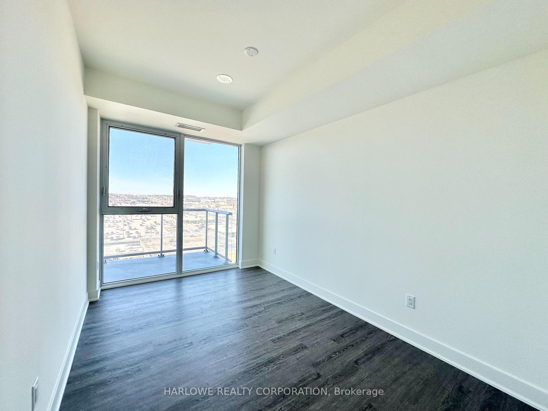 185 Deerfield Road Unit 904 photo 9