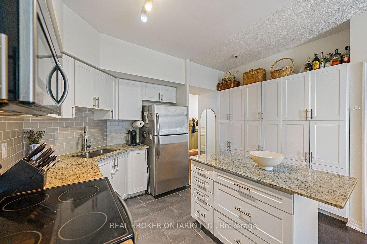 1940 Ironstone Drive Unit 403 photo 4