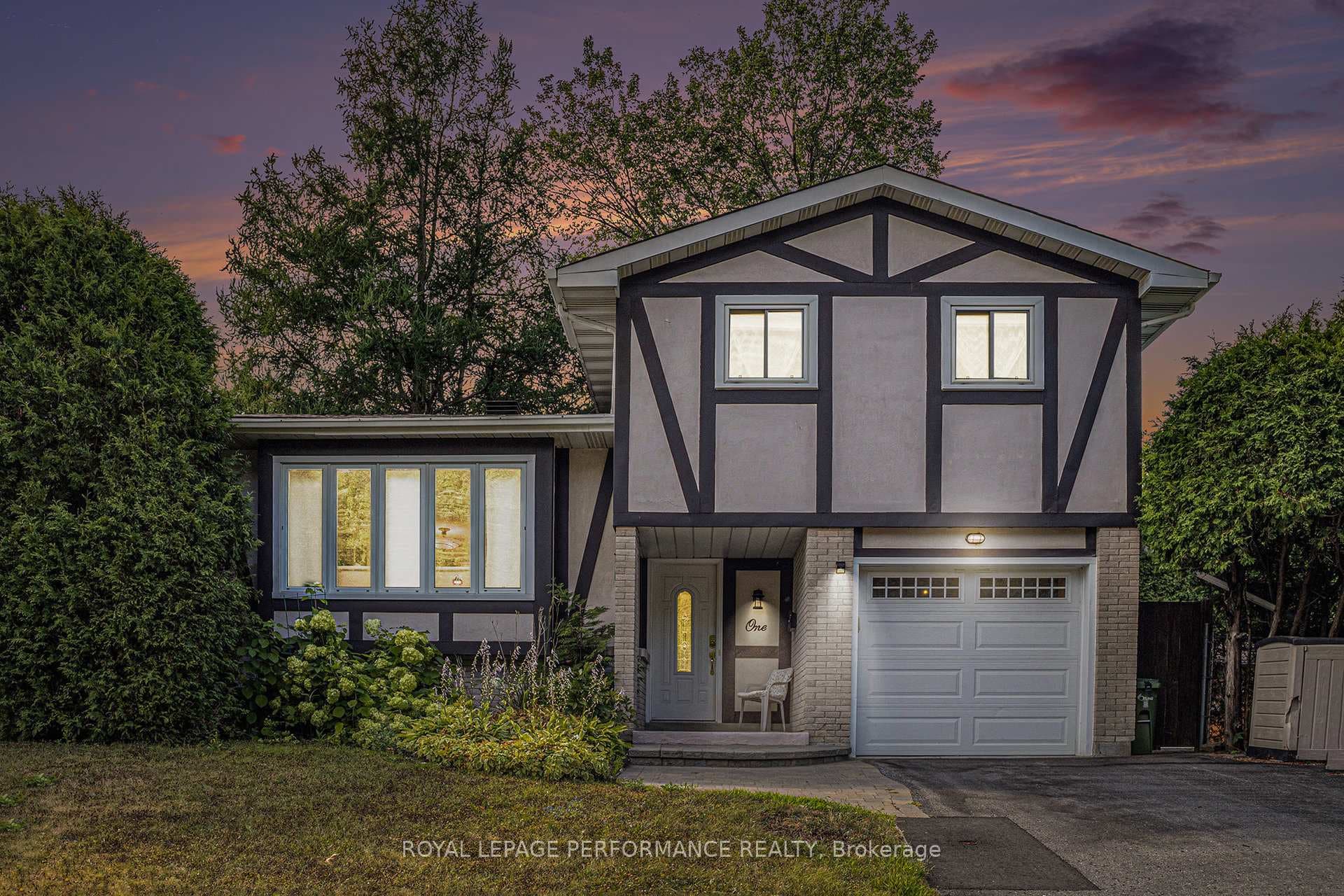 1 Wedgewood Crescent photo 1
