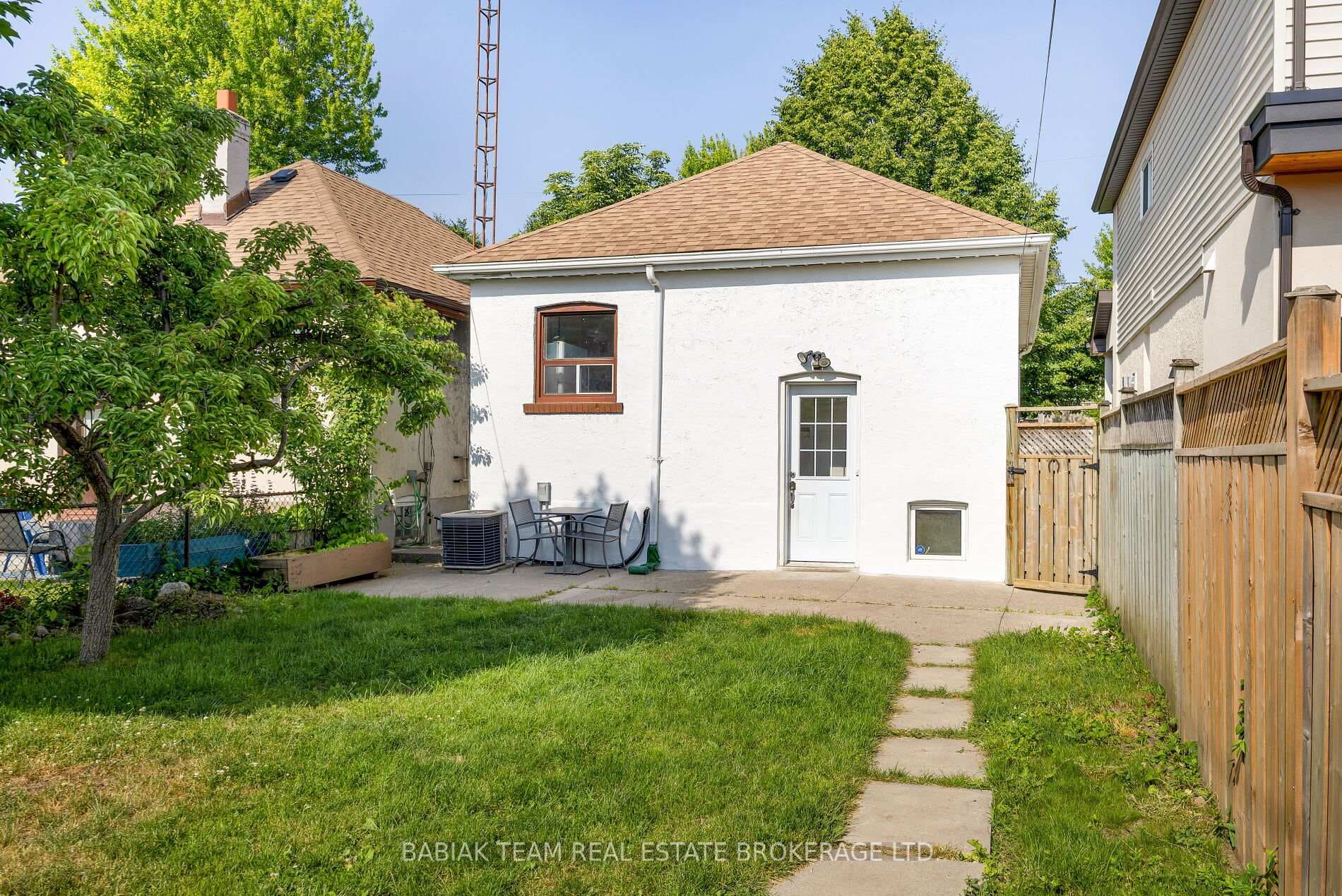 30 Mould Avenue photo 34