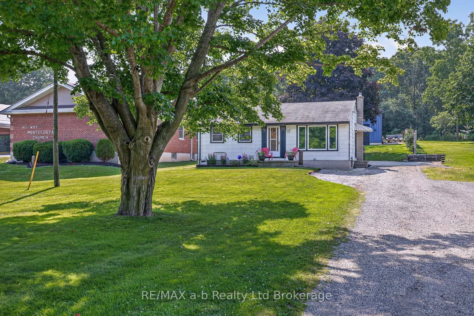 584112 BEACHVILLE Road photo 4