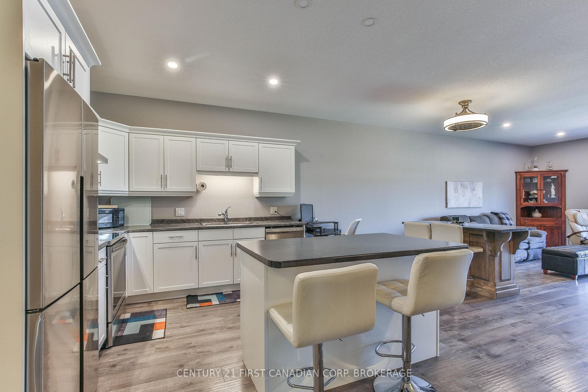 283 Boyd Boulevard photo 6