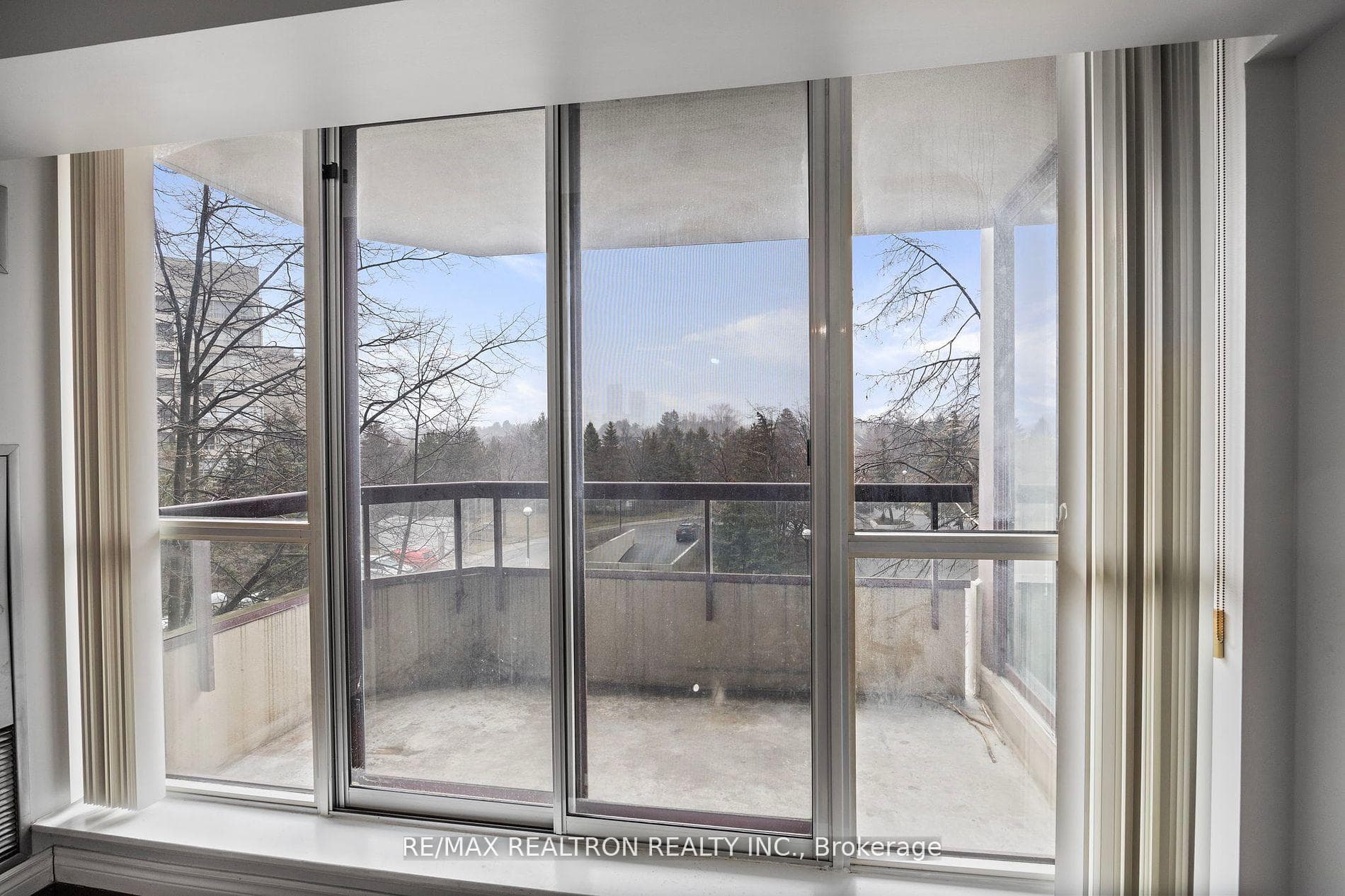 91 Townsgate Drive Unit 401 photo 7