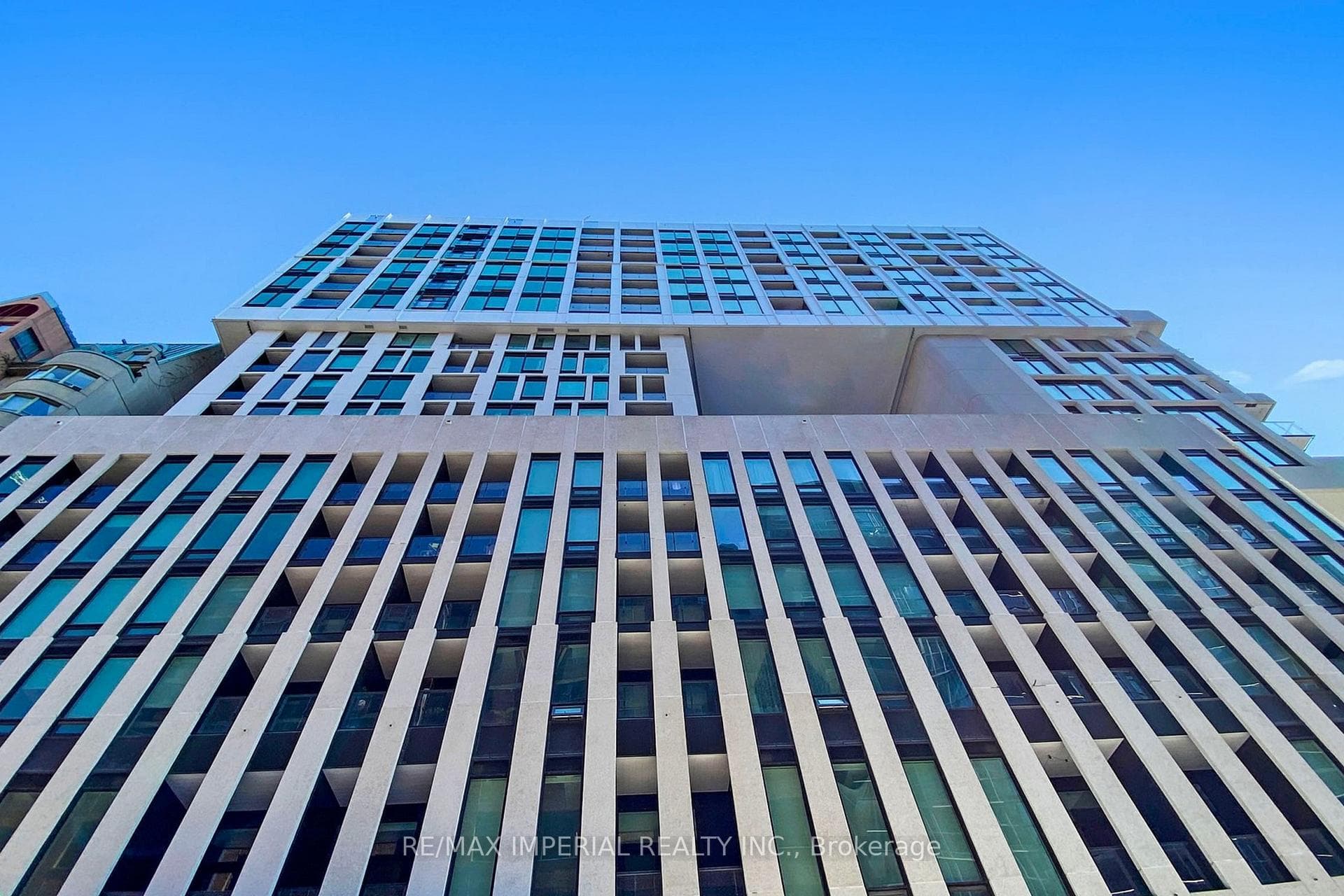 238 Simcoe Street Unit 2504 photo 3