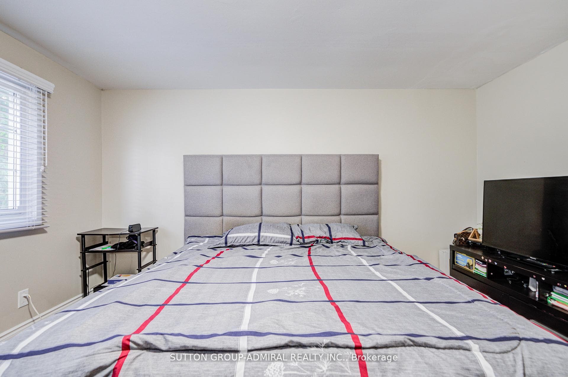 4 Hilda Court photo 25