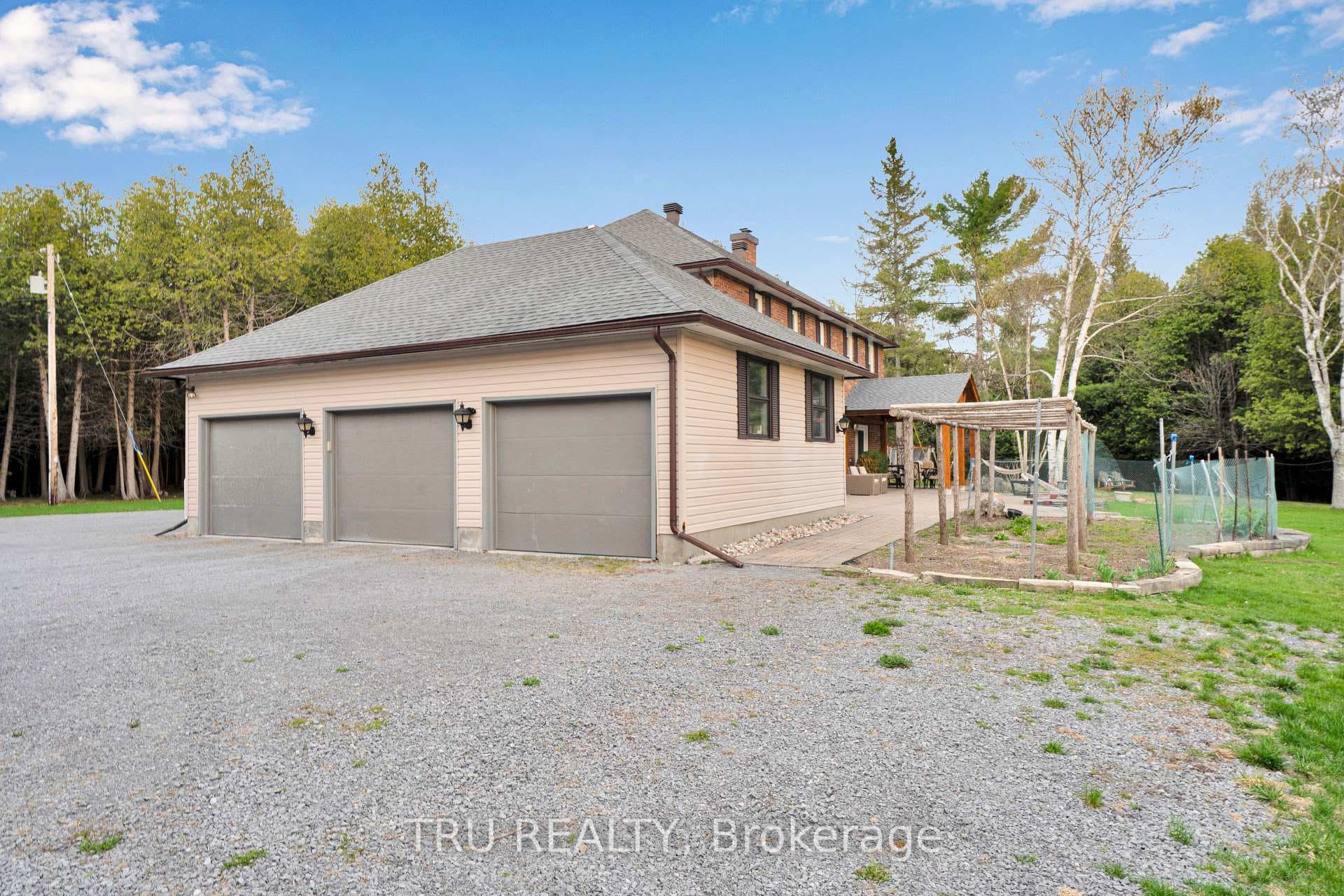 2529 MARSHWOOD Road photo 2