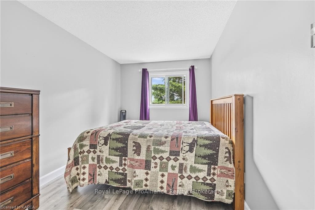 566 ARMSTRONG Road Unit 207 photo 17