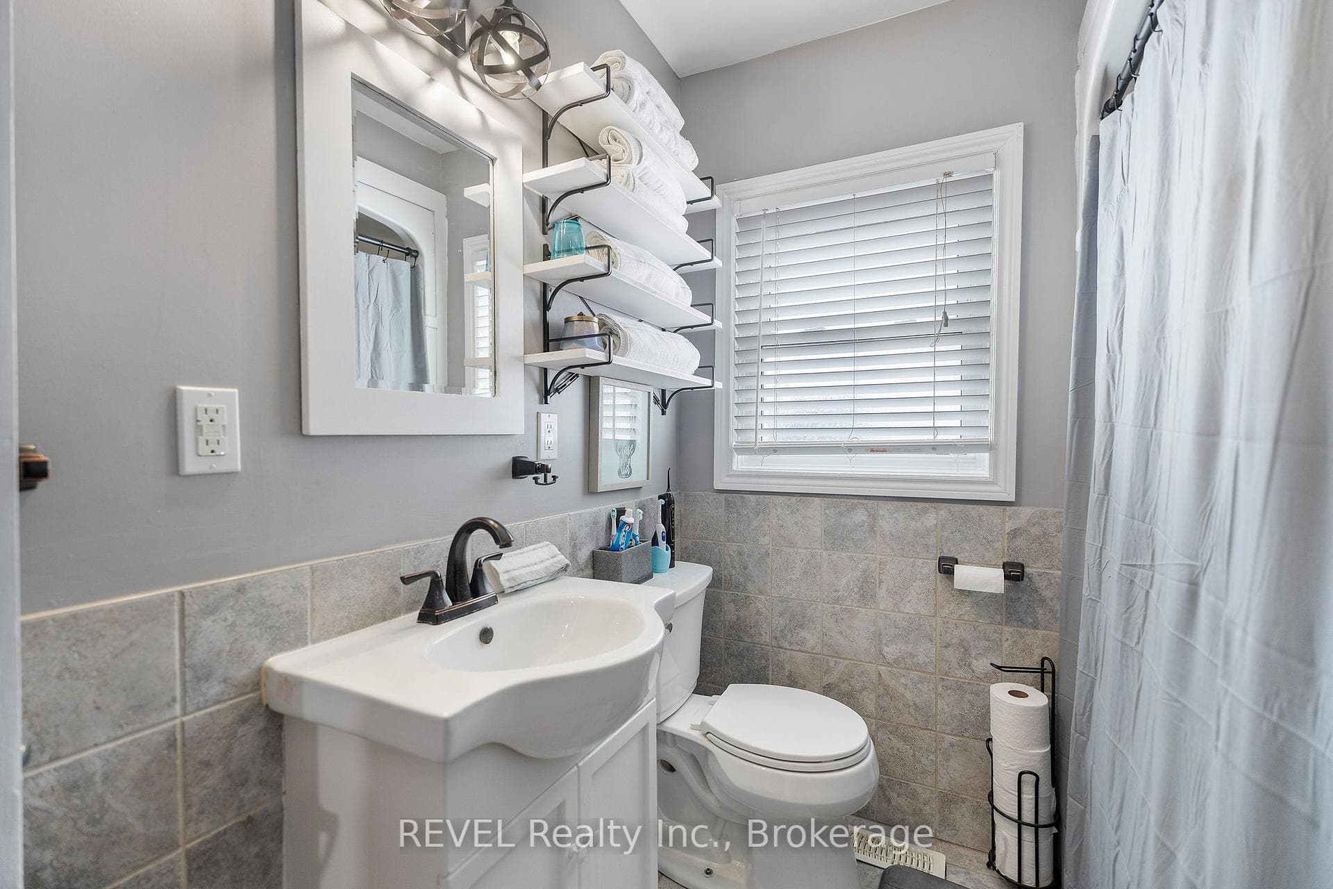 87 Torrance Crescent photo 13